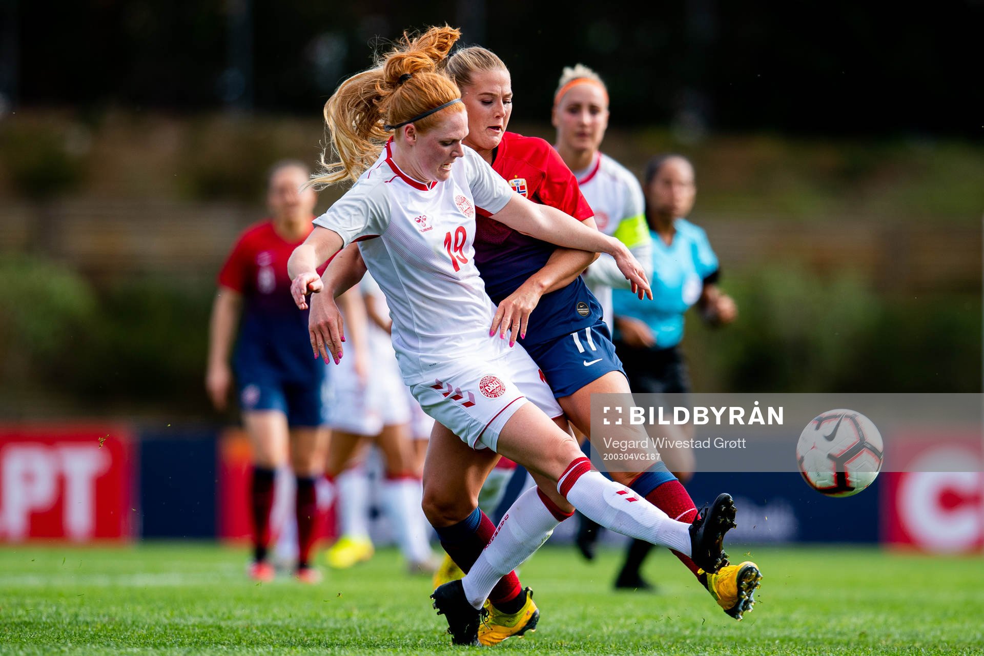 Stine Ballisager Pedersen of Denmark and Lisa-Marie