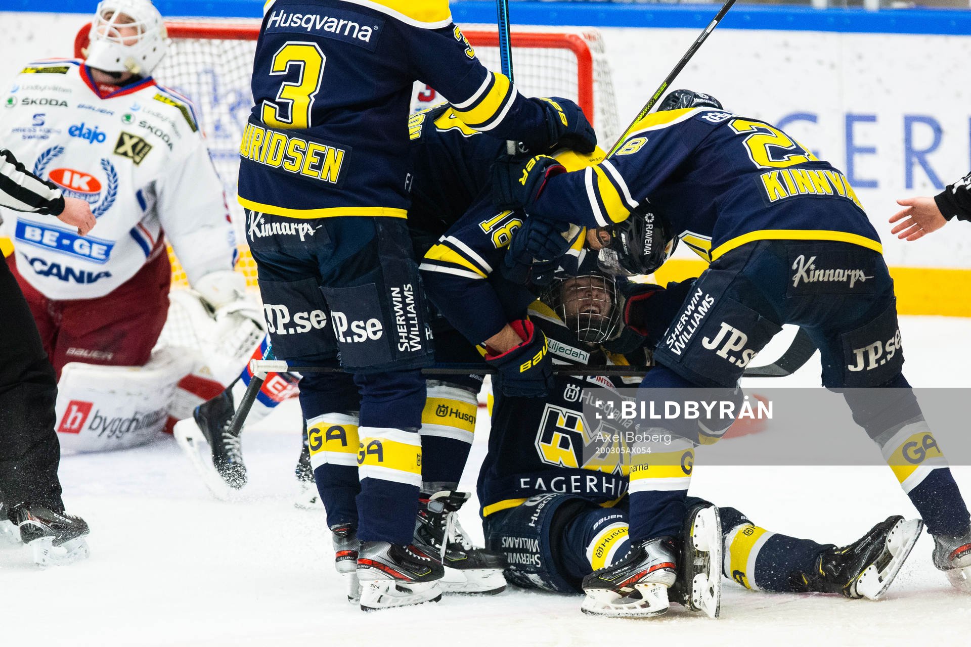 s Zion Nybeck jublar med lagkamrater