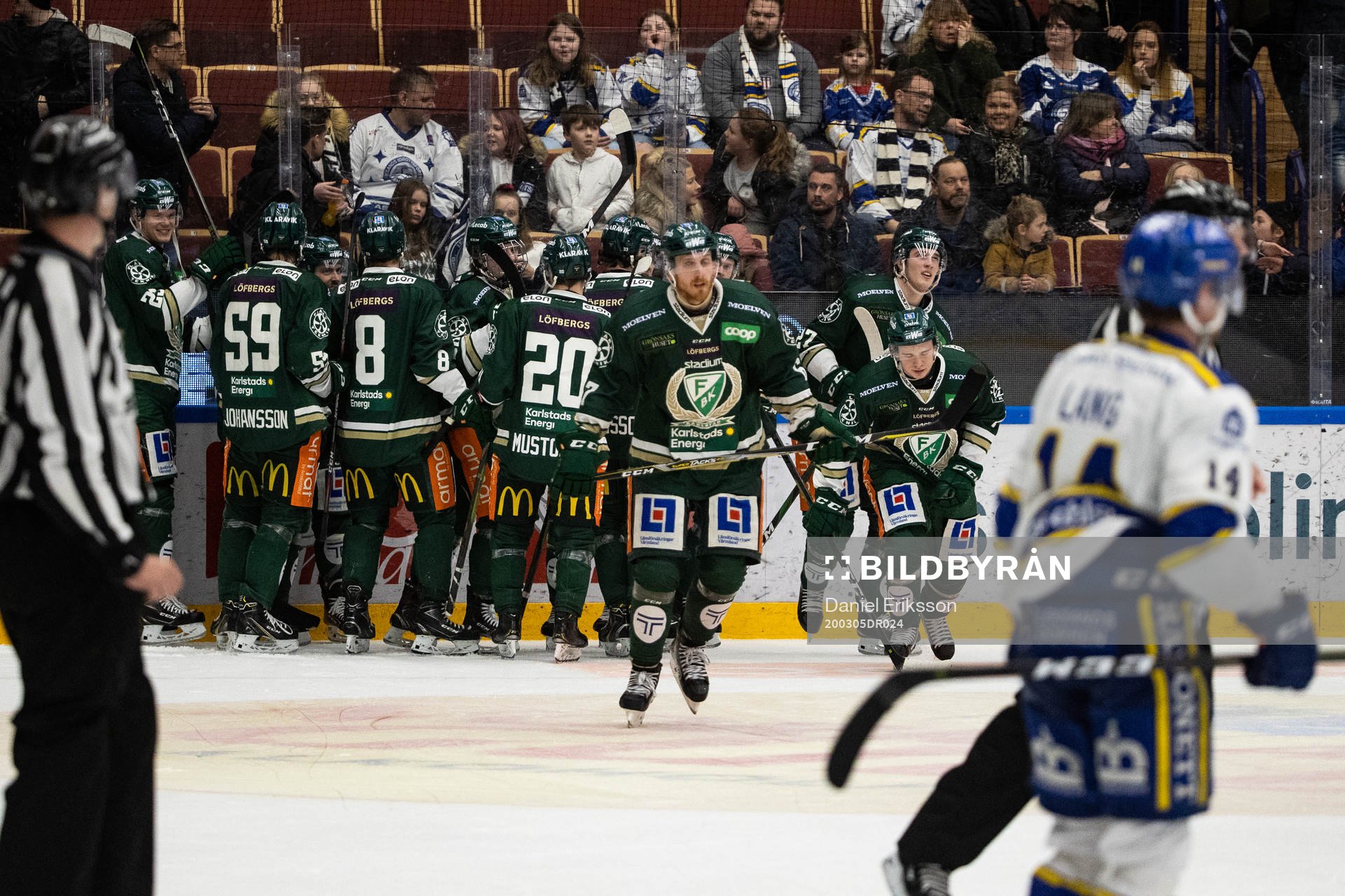 Färjestads spelarna jublar