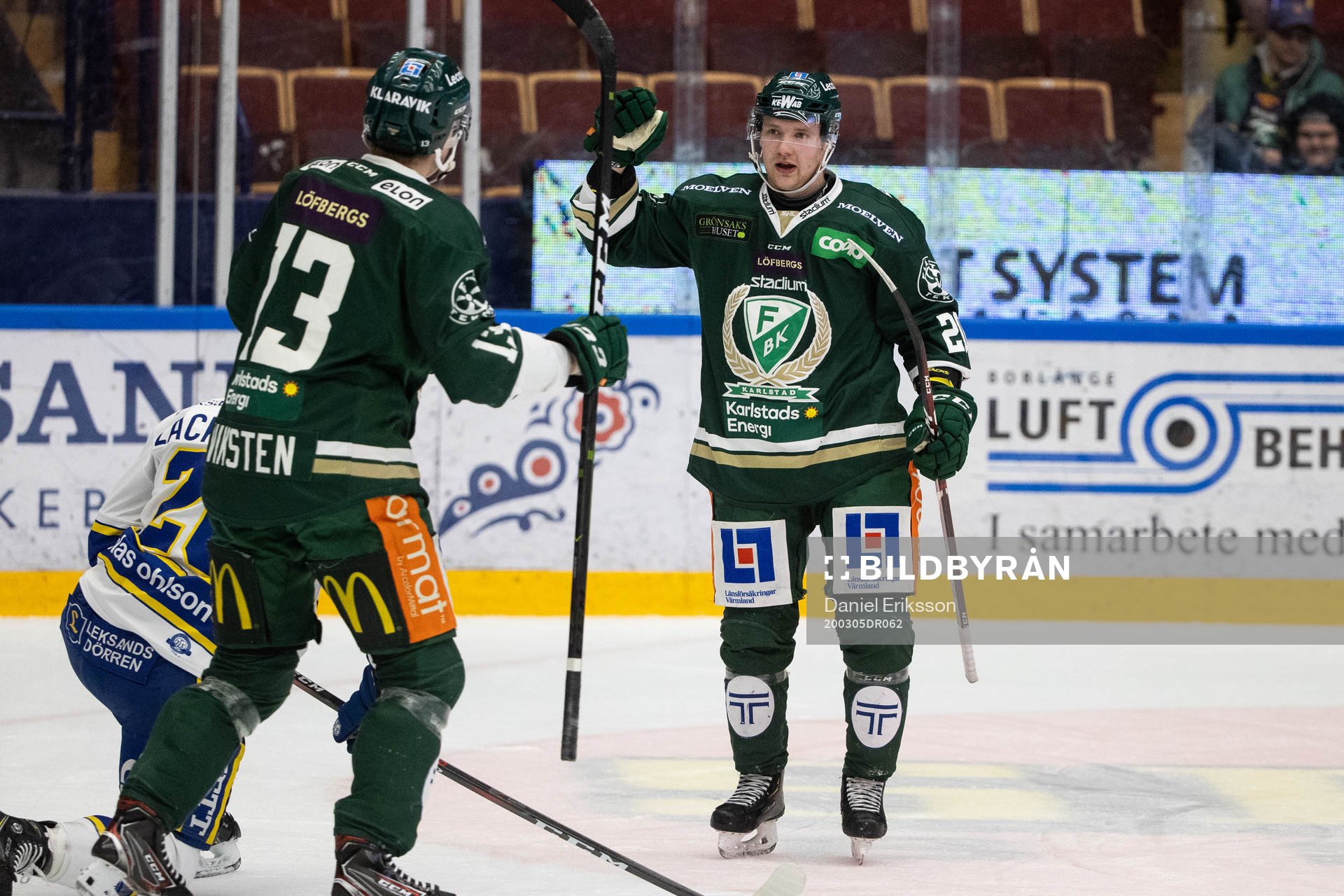 Färjestads Aleksi Mustonen jublar