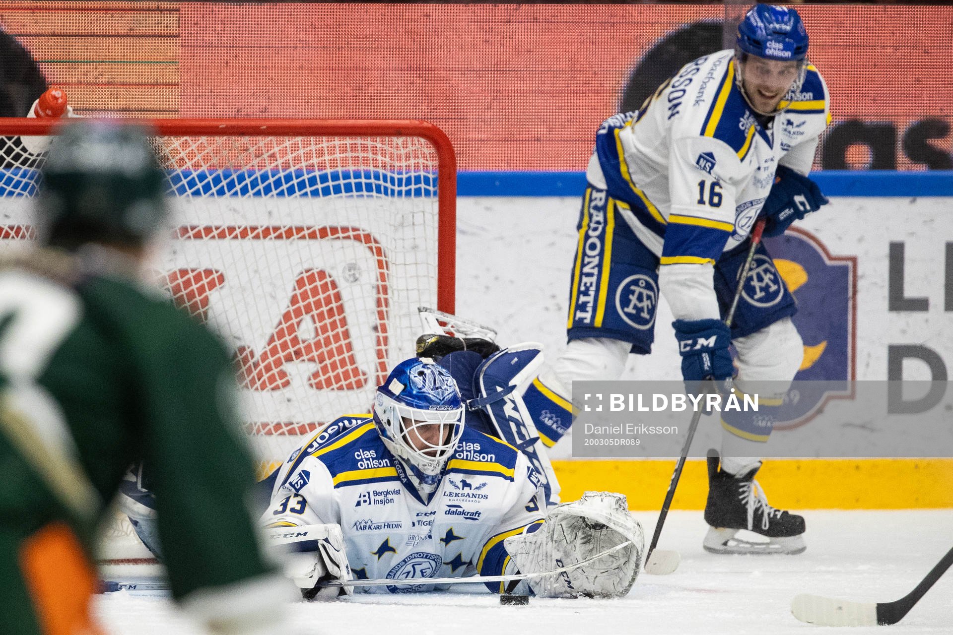 Leksands målvakt Axel Brage och Leksands Daniel Gunnarsson