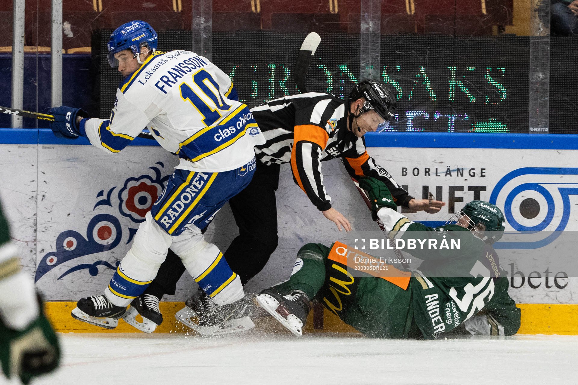 Leksands Johan Fransson och Domare Linus Öhlund och