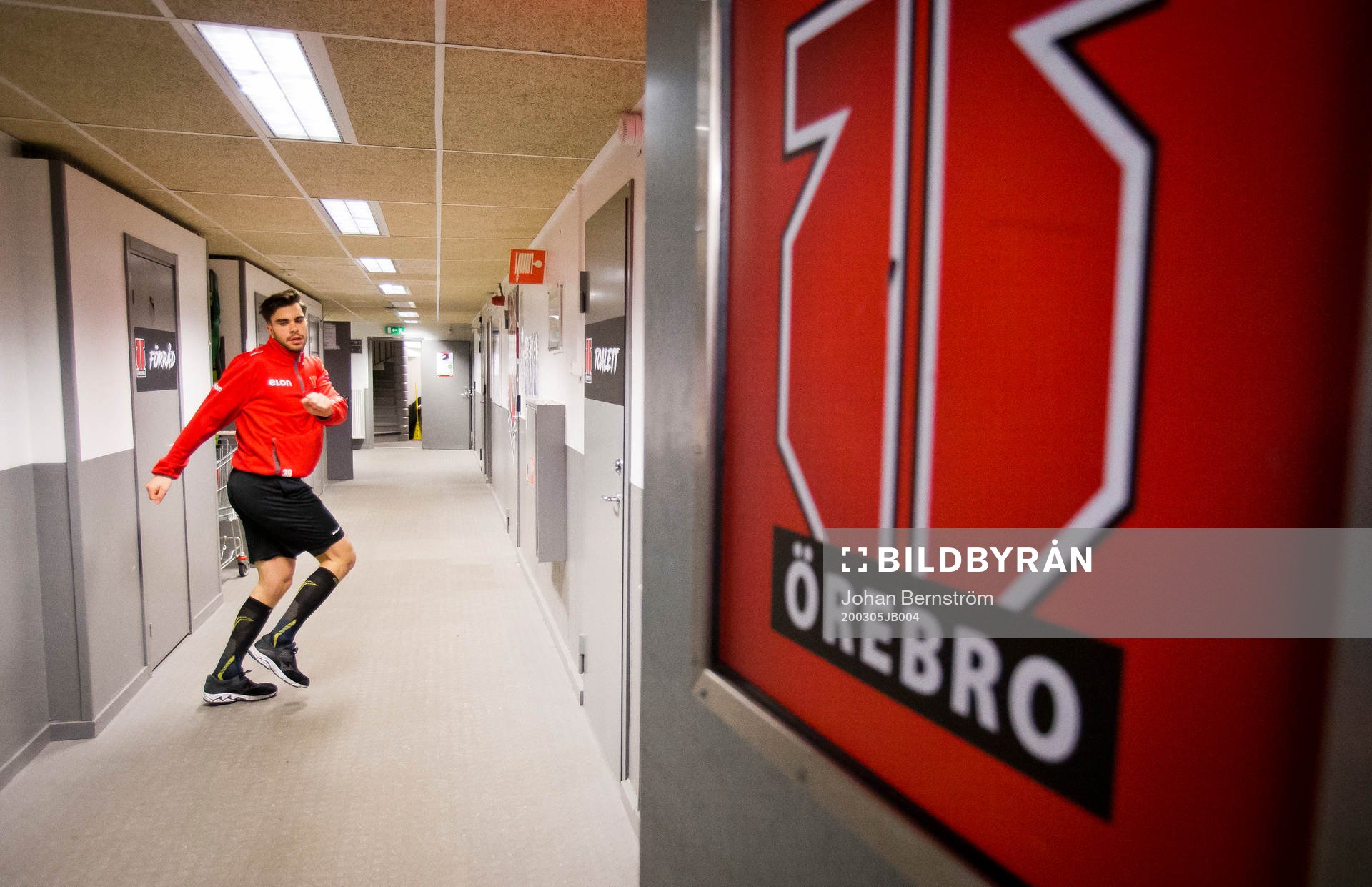 Örebros Jordan Boucher värmer upp