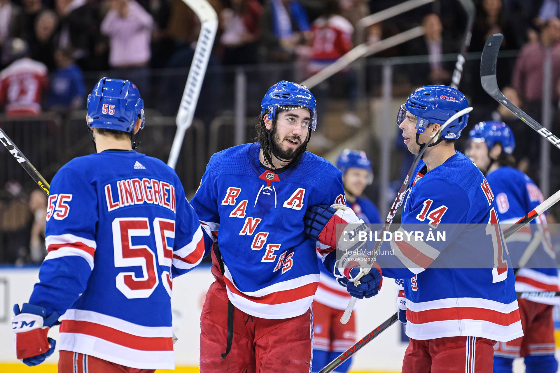 New York Rangers Mika Zibanejad (C) celebrates with