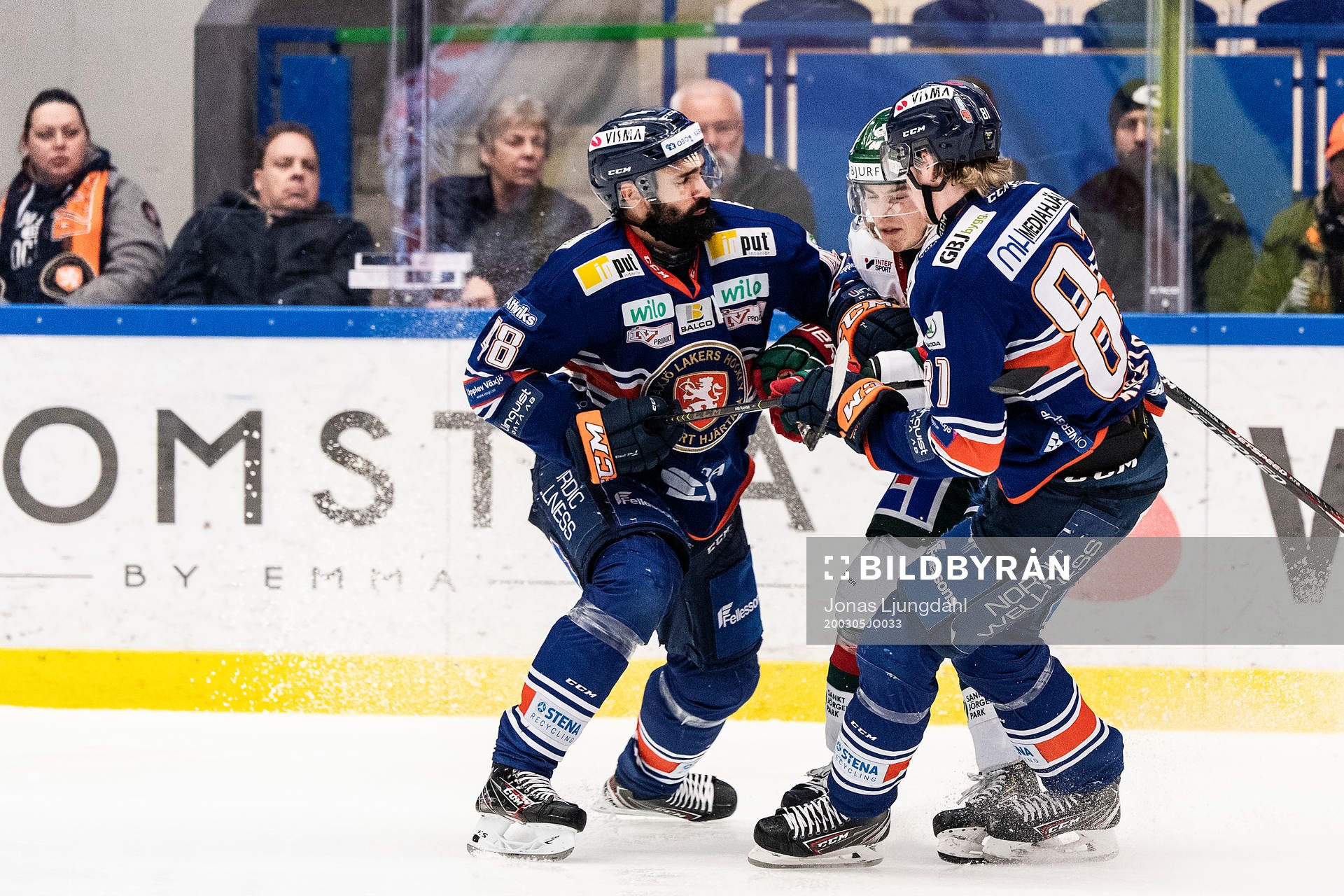 Frölundas Joel Mustonen mot Växjös Daniel Rahimi och