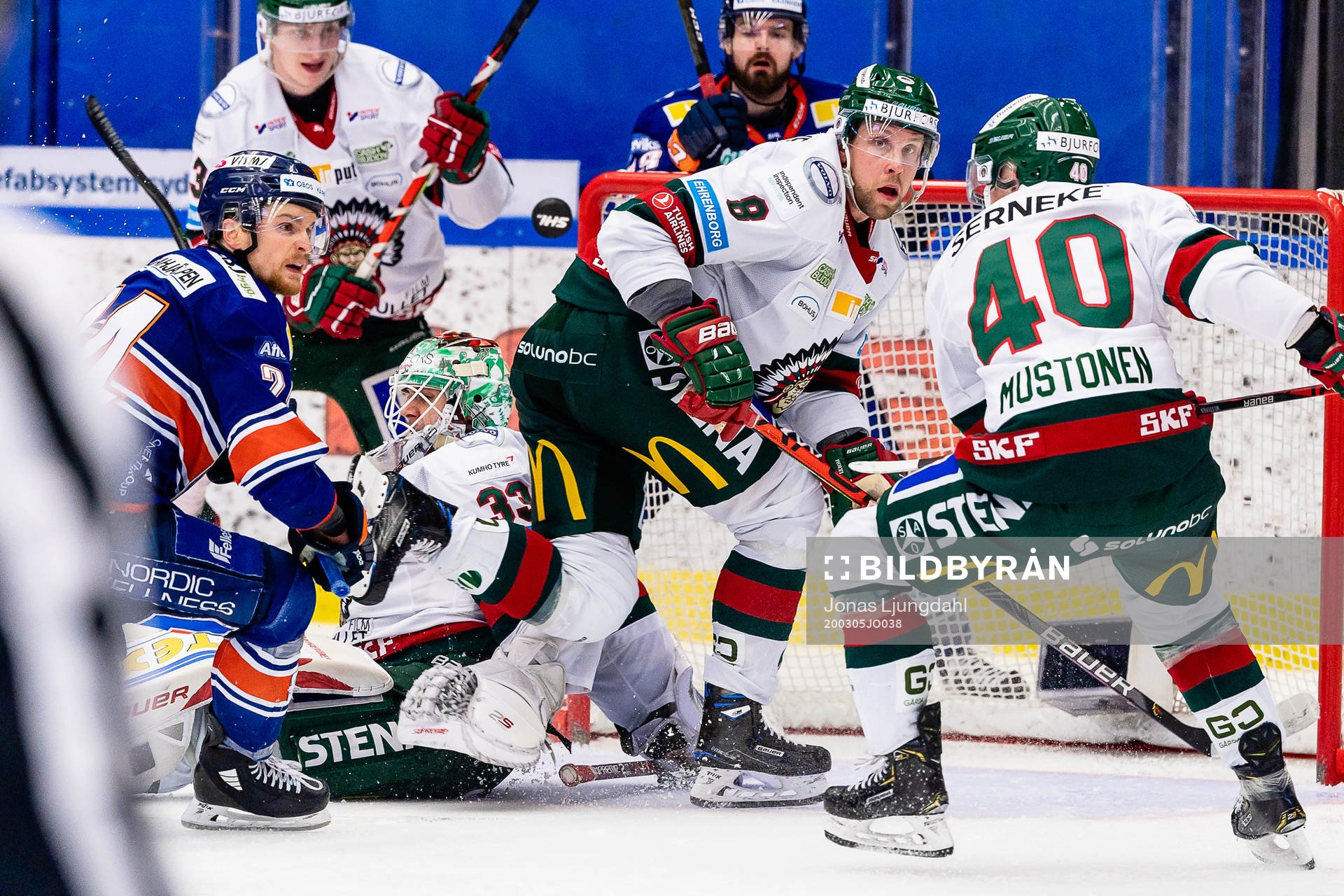 Växjös Brendan Shinnimin och Frölundas Viktor Ekbom