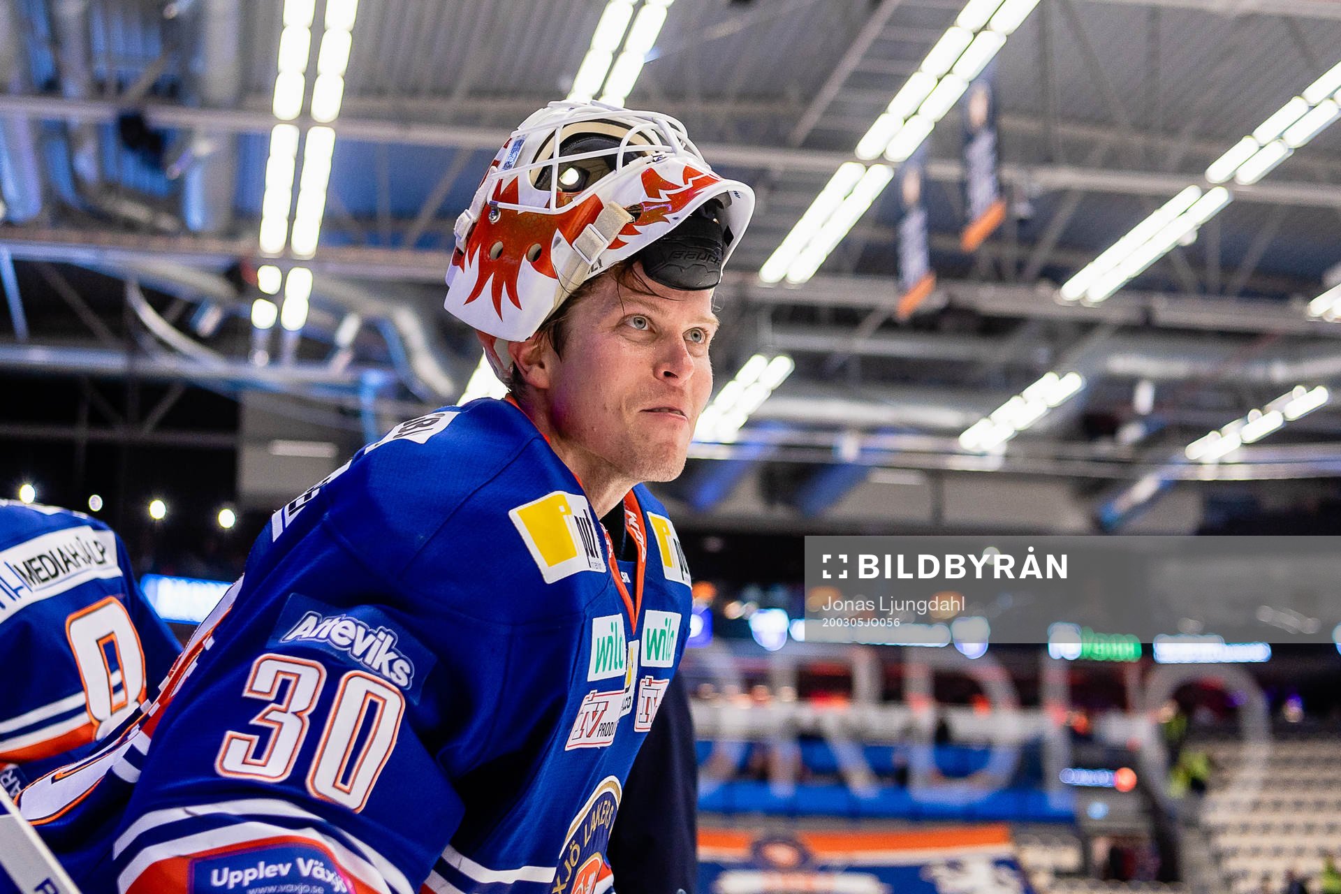 Växjös målvakt Viktor Fasth jublar