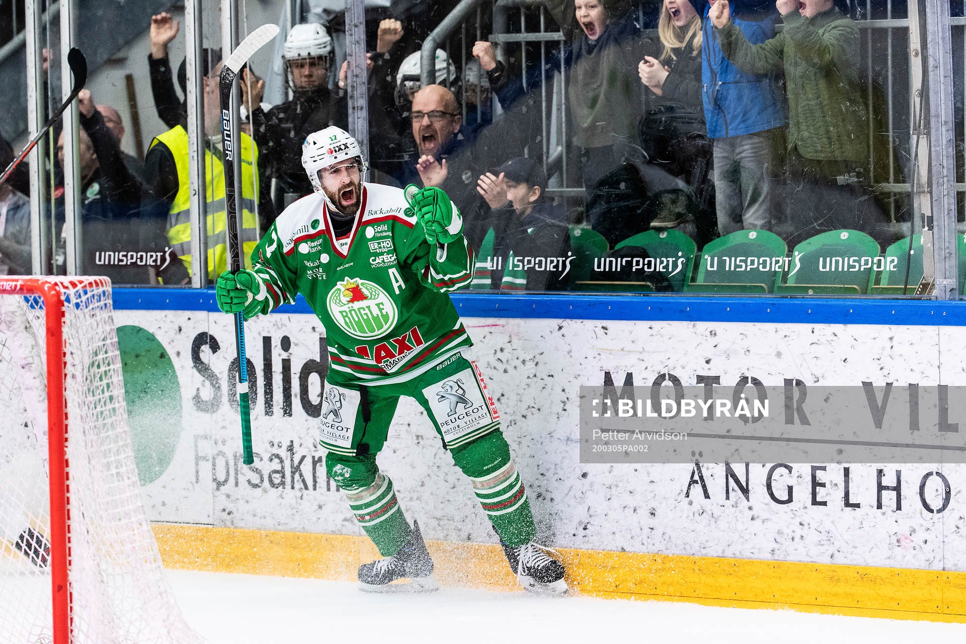 Rögles Taylor Matson jublar