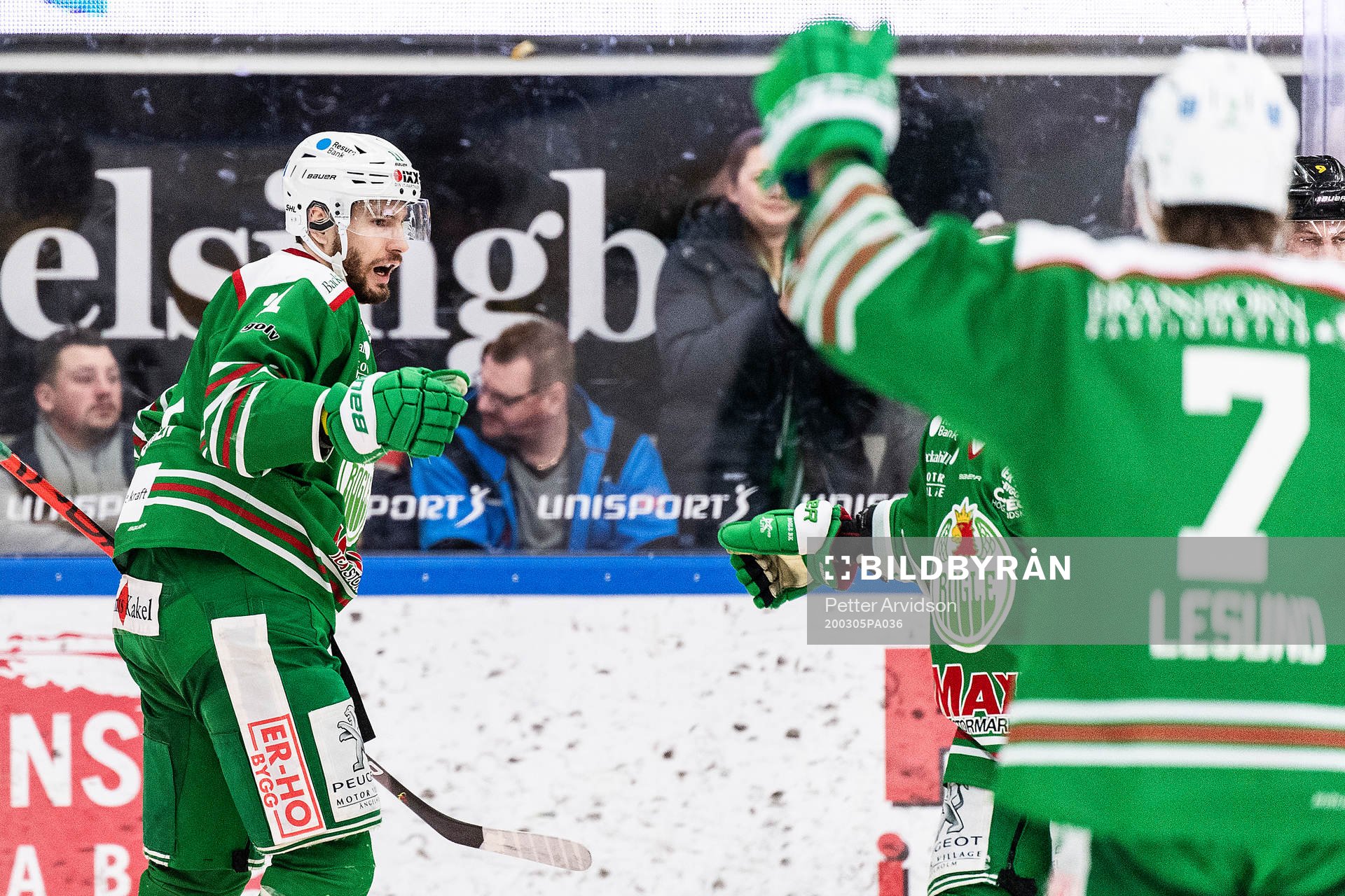 Rögles Mattias Sjögren jublar