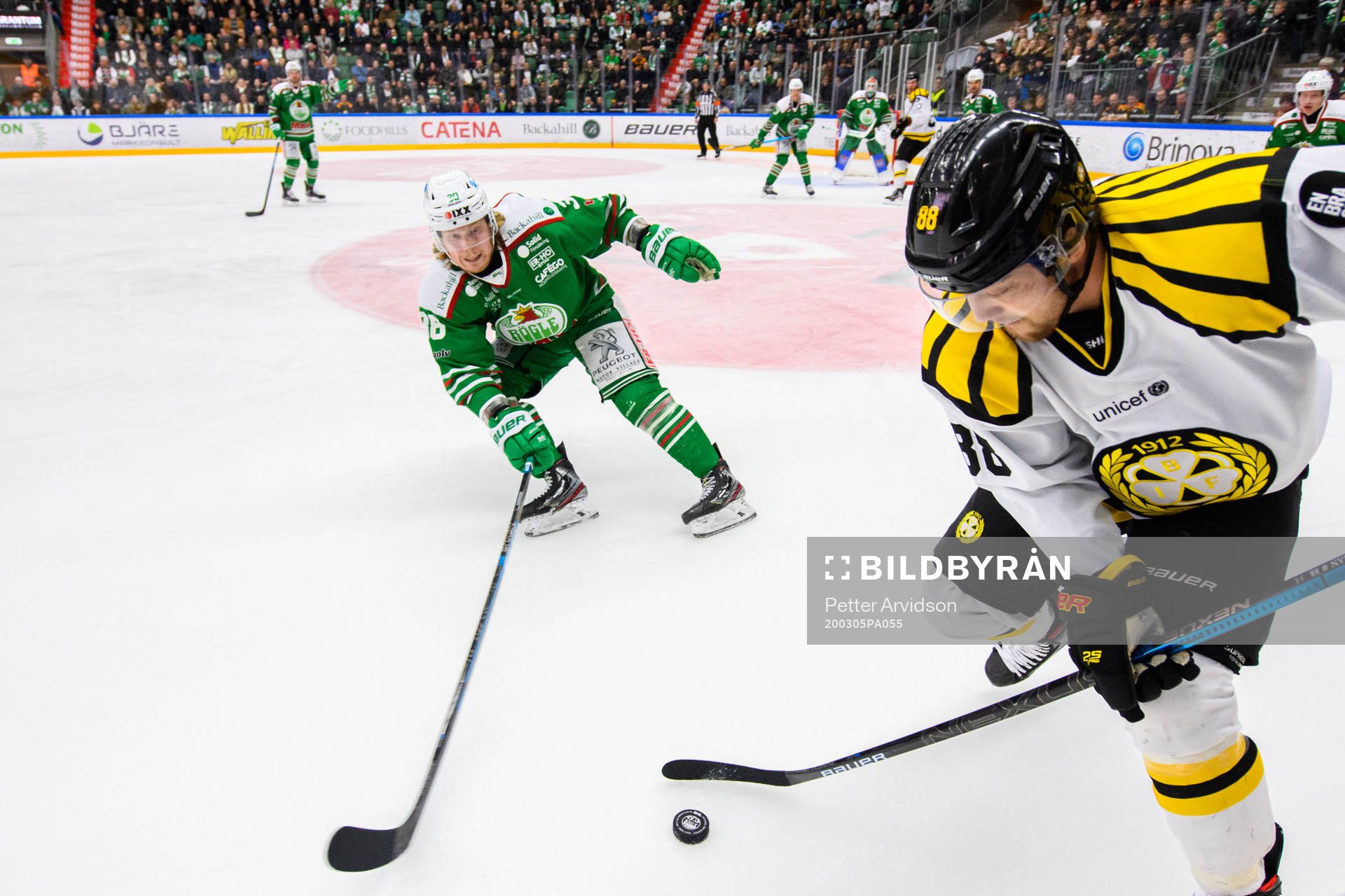 Rögles Erik Andersson och Brynäs Jaedon Descheneau