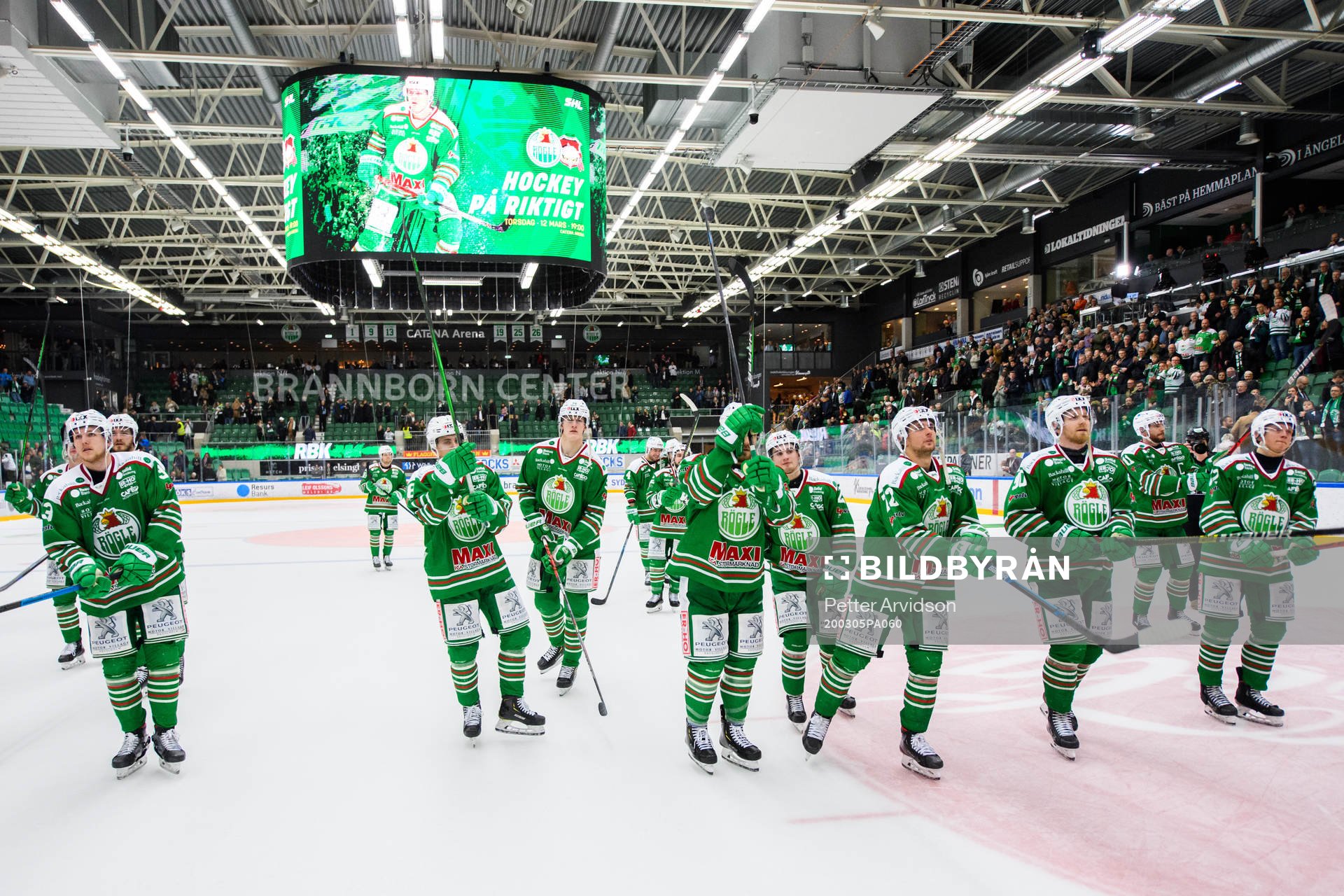 Rögles spelare jublar