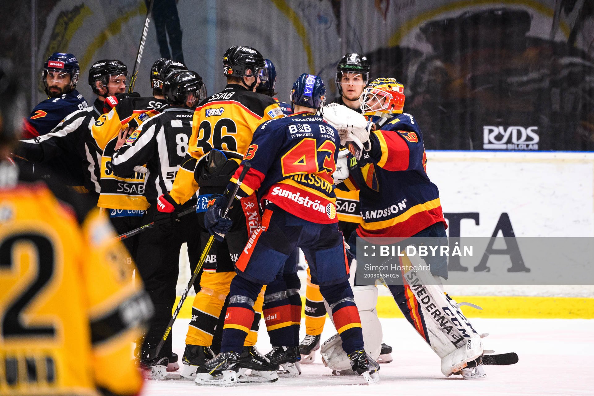 Djurgårdens målvakt Niklas Svedberg i bråk med Luleås