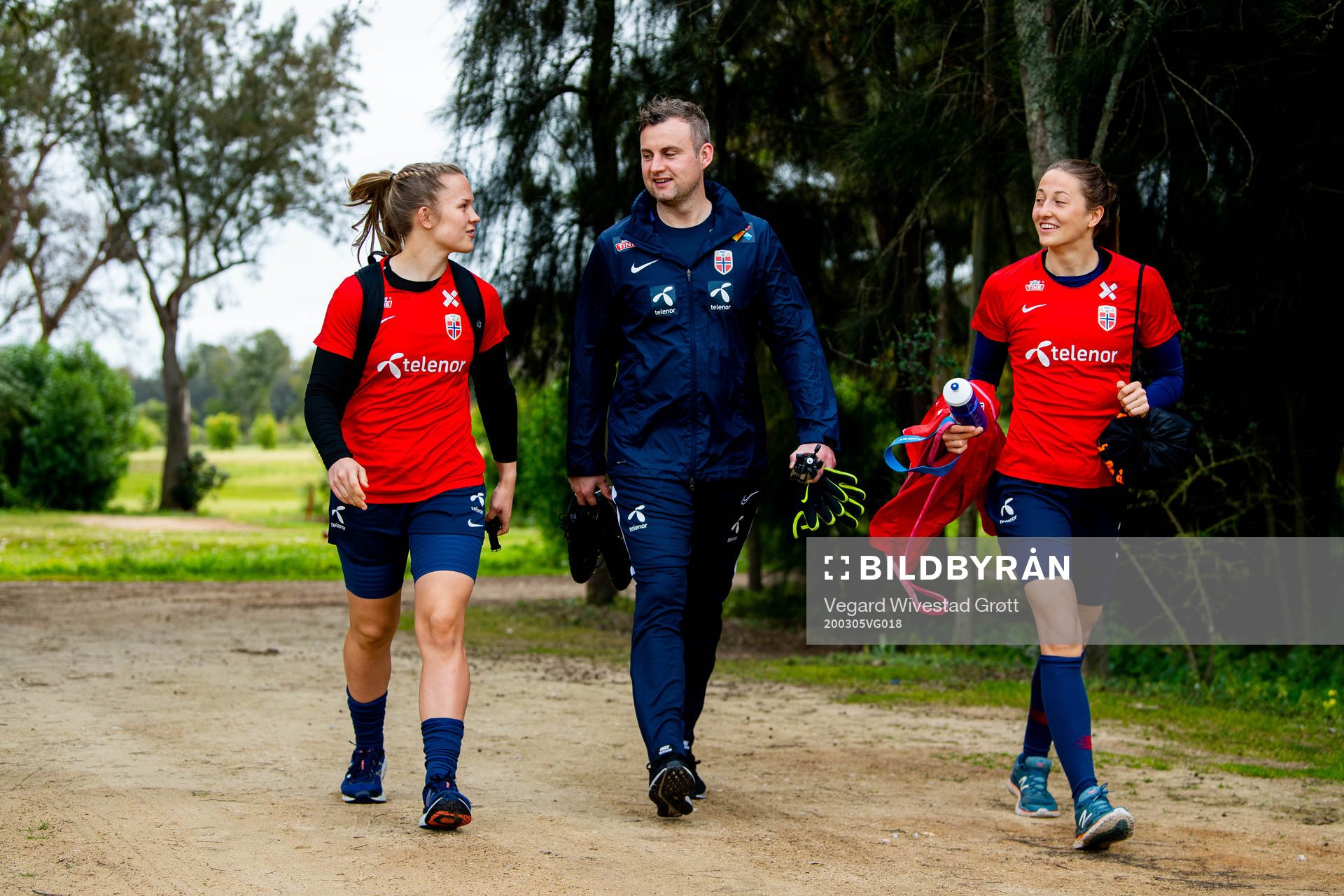 Goalkeeper Oda Maria Hove Bogstad, goalkeeper coach Roger