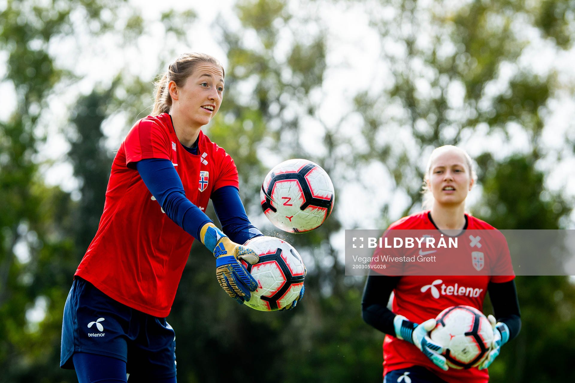 Goalkeepers Cecilie Hauståker Fiskerstrand and Aurora