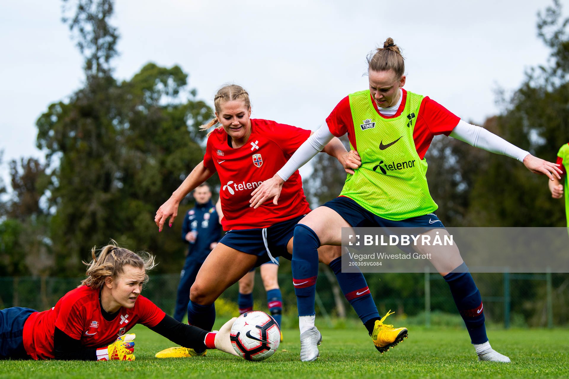 Goalkeeper Oda Maria Hove Bogstad, Lisa-Marie Karlseng