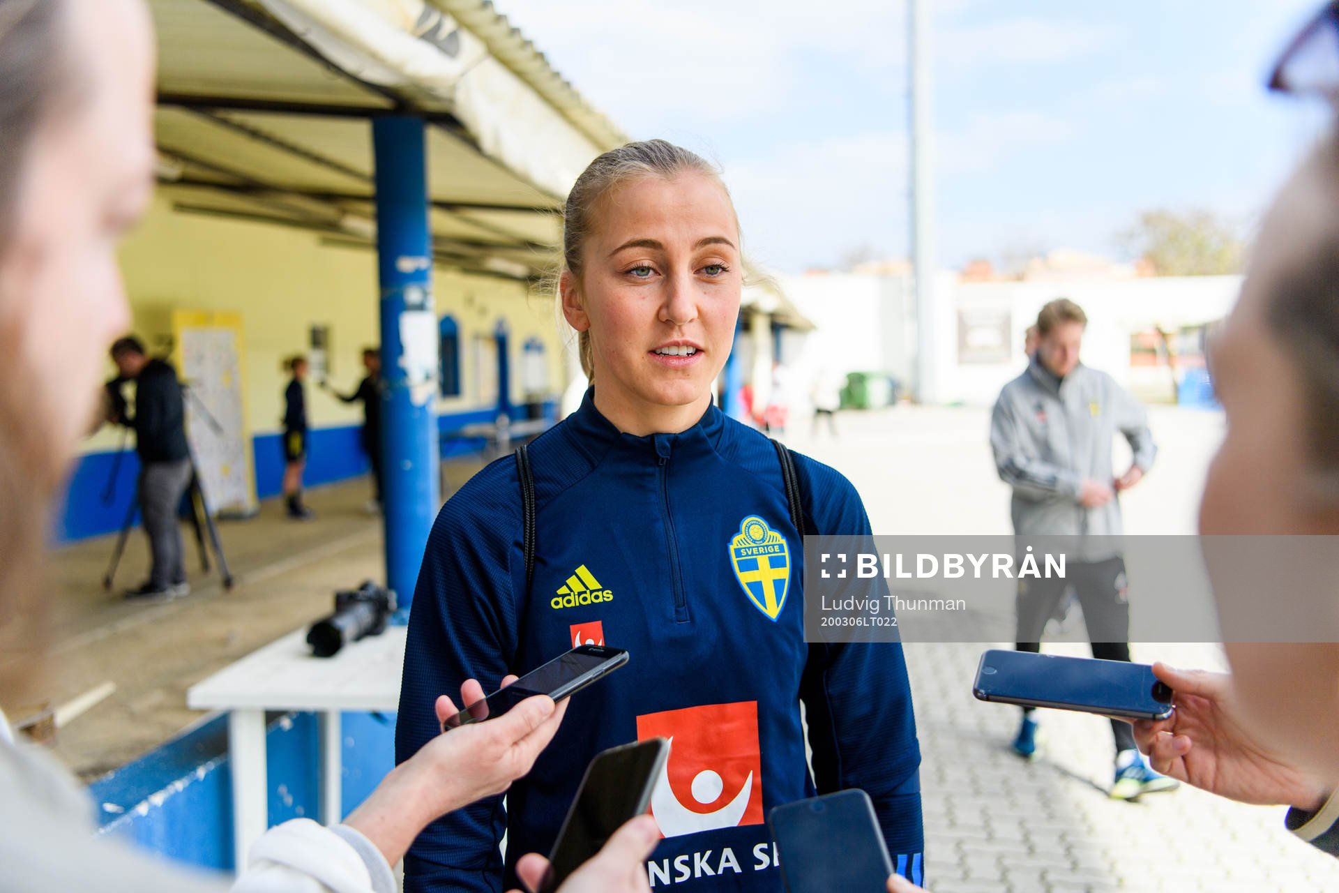 Julia Karlernäs is interviewed by the media