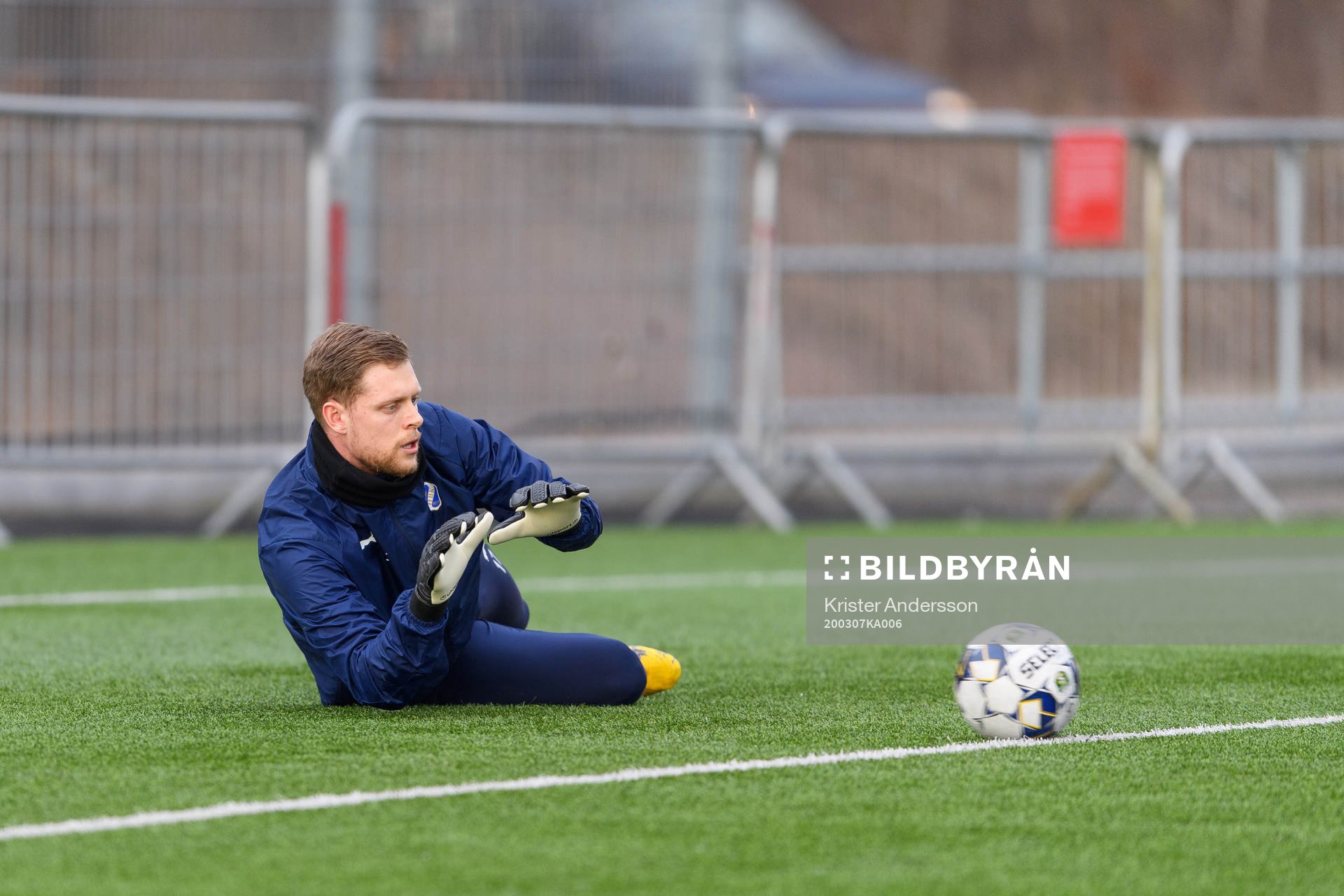 Halmstads målvakt Malkolm Nilsson Säfqvist före