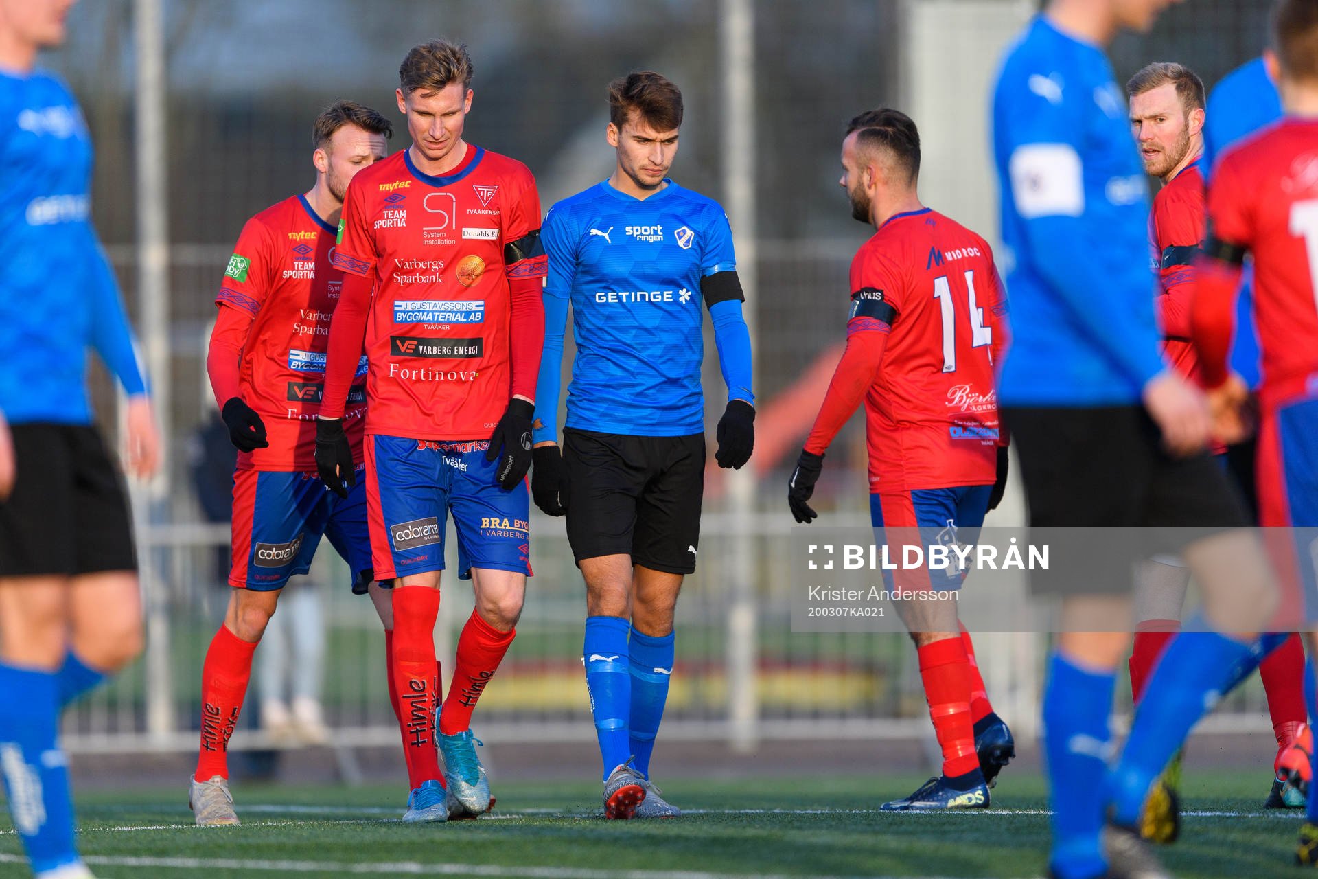Tvååkers Eric Nilsson och Halmstads Rasmus Wiedesheim-Paul