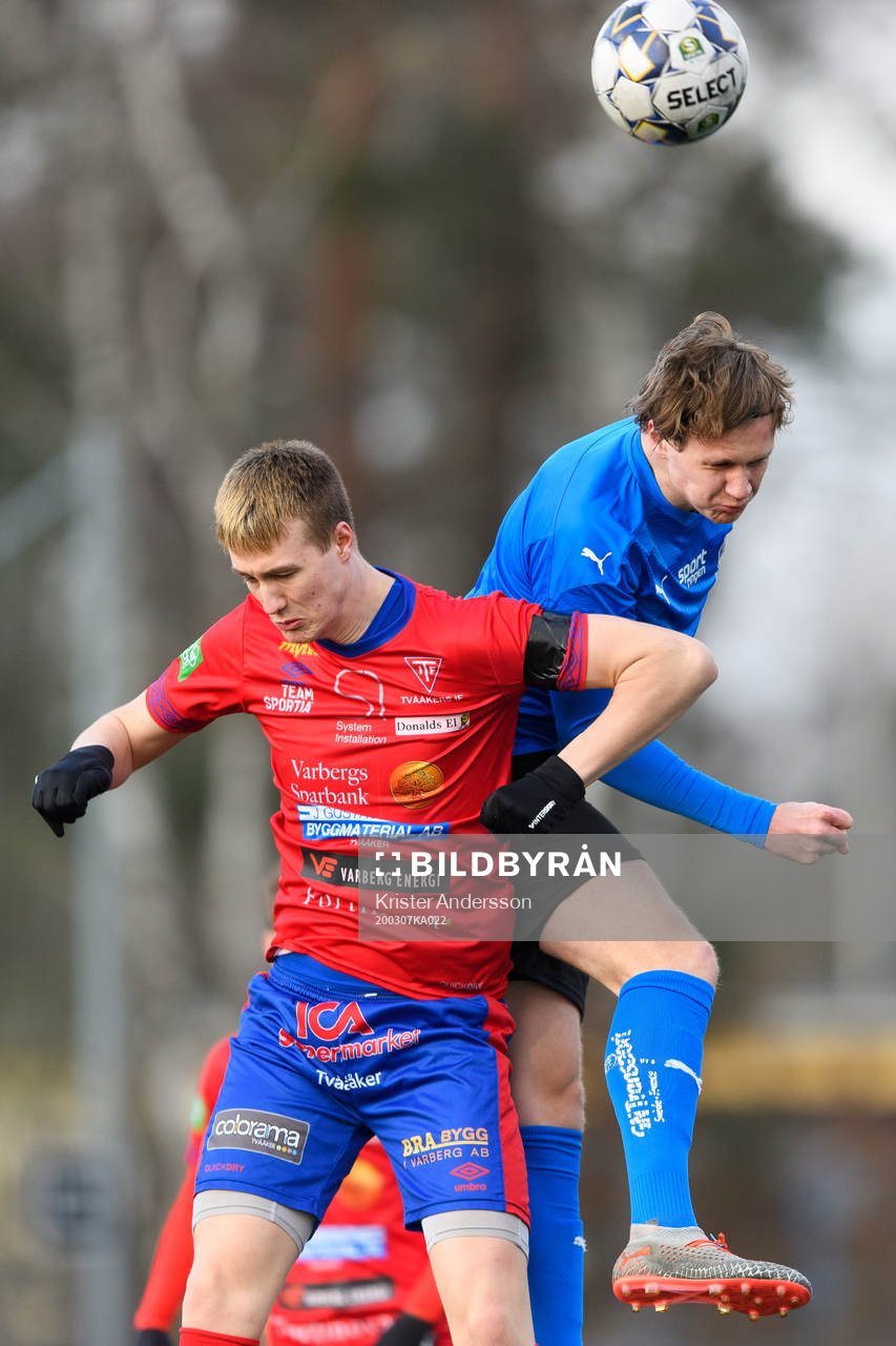Tvååkers Hugo Svensson och Halmstads Alexander Berntsson