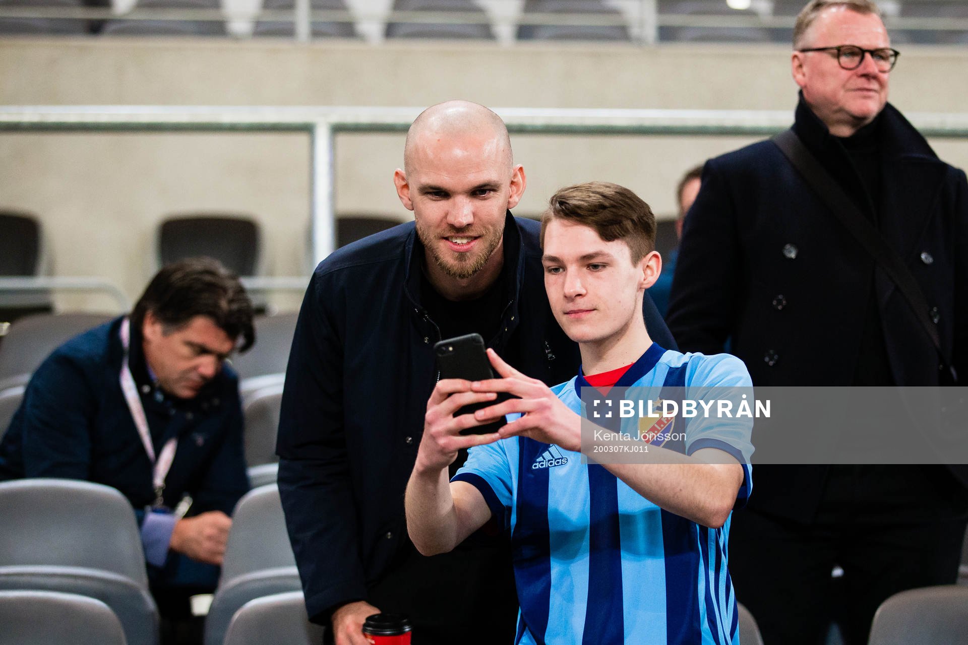 Djurgårdens Marcus Danielson på läktaren