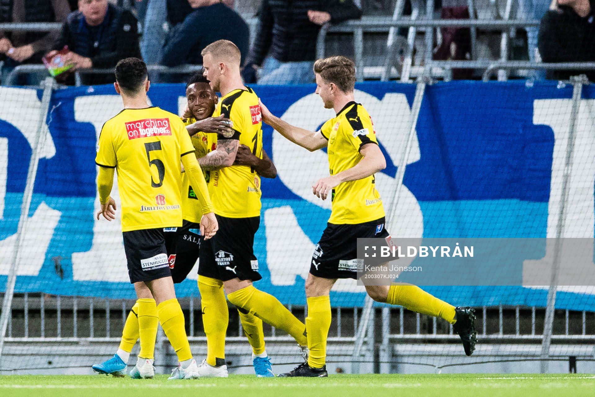 Mjällbys Mamudu Moro jublar