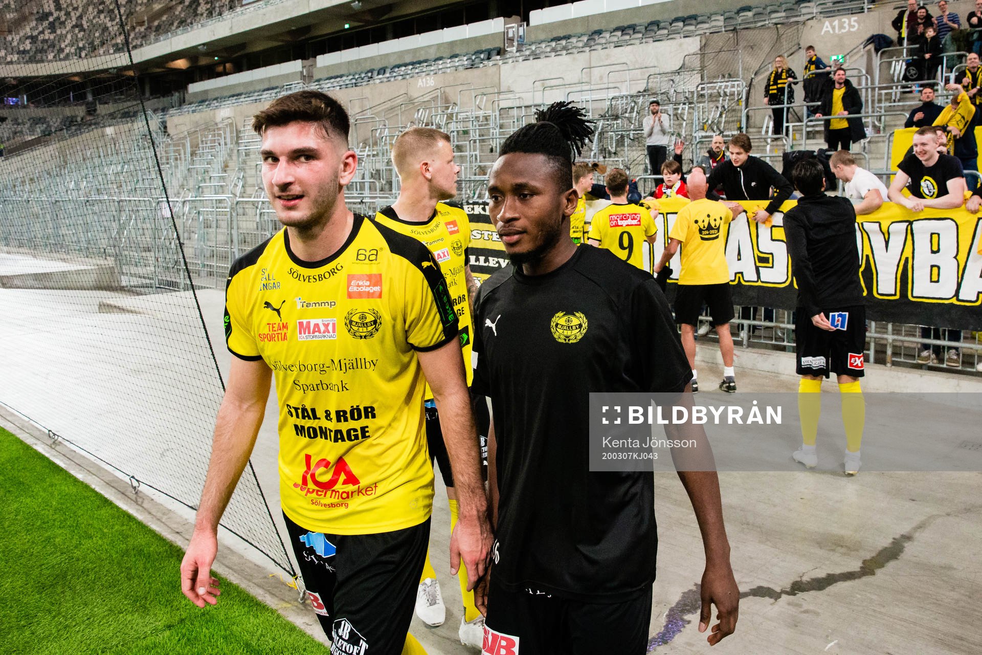 Mjällbys Besard Sabovic och Mamudu Moro
