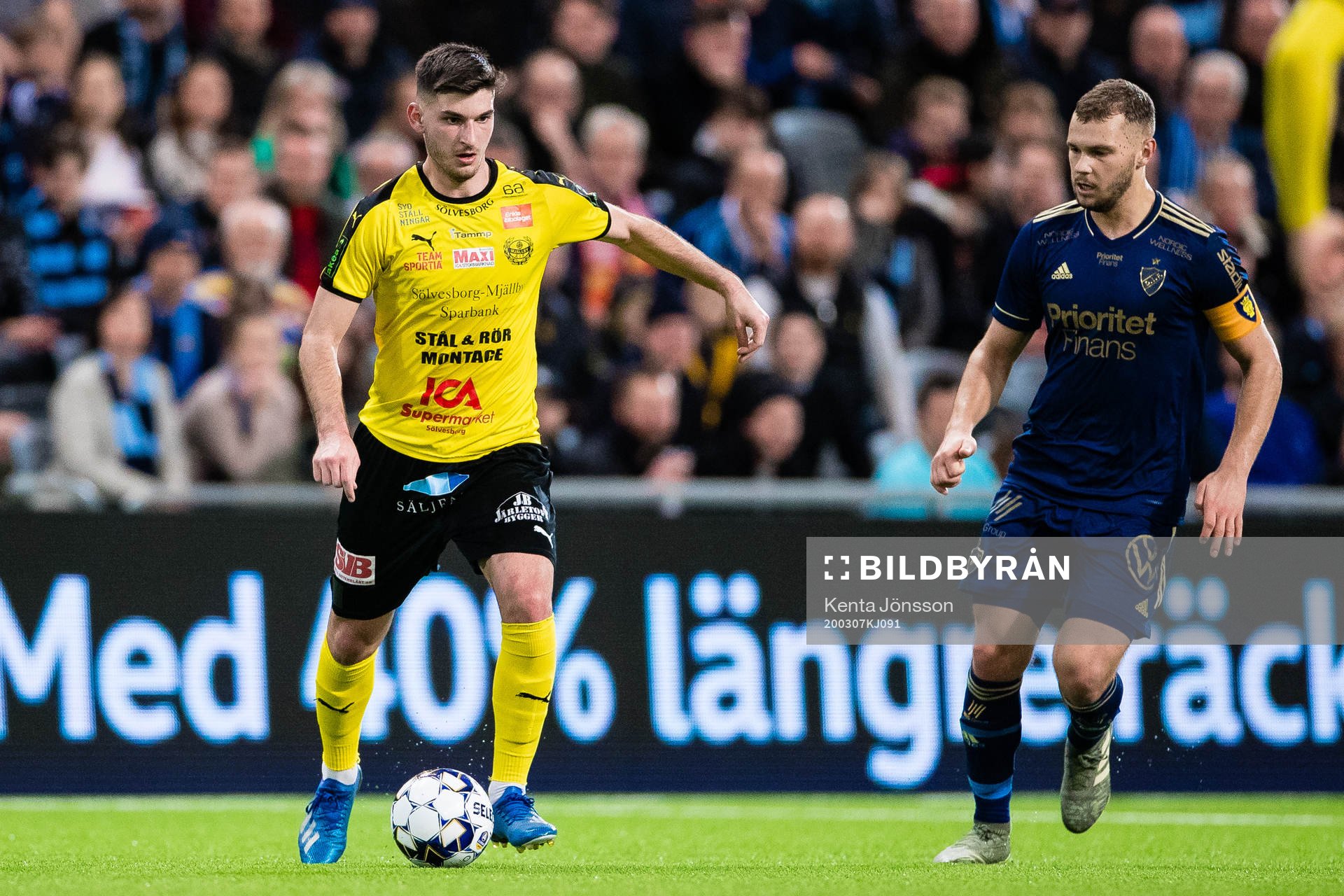 Mjällbys Besard Sabovic och Djurgårdens Jesper Karlström