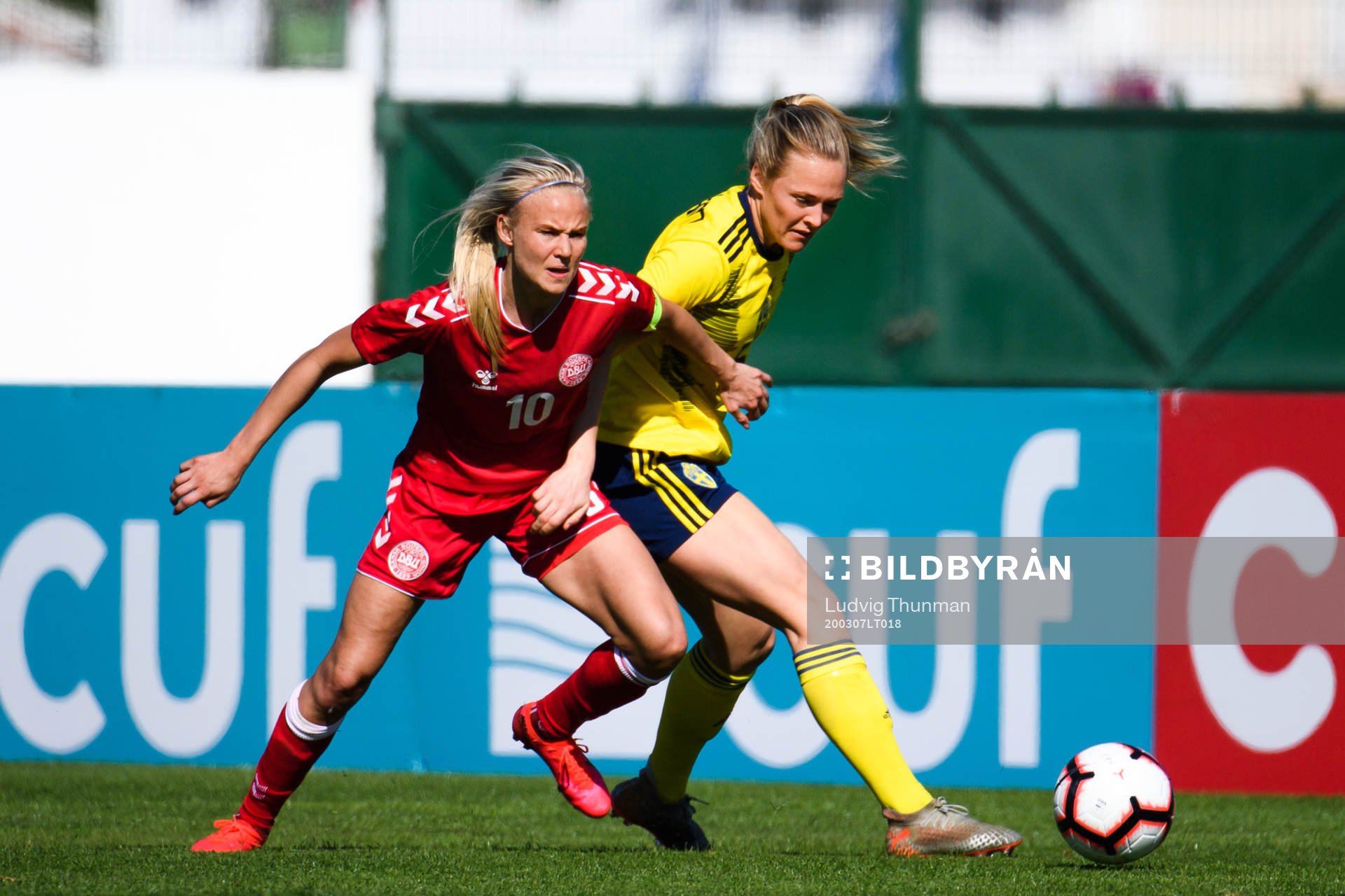 Pernille Harder of Denmark and Magdalena Eriksson of Sweden