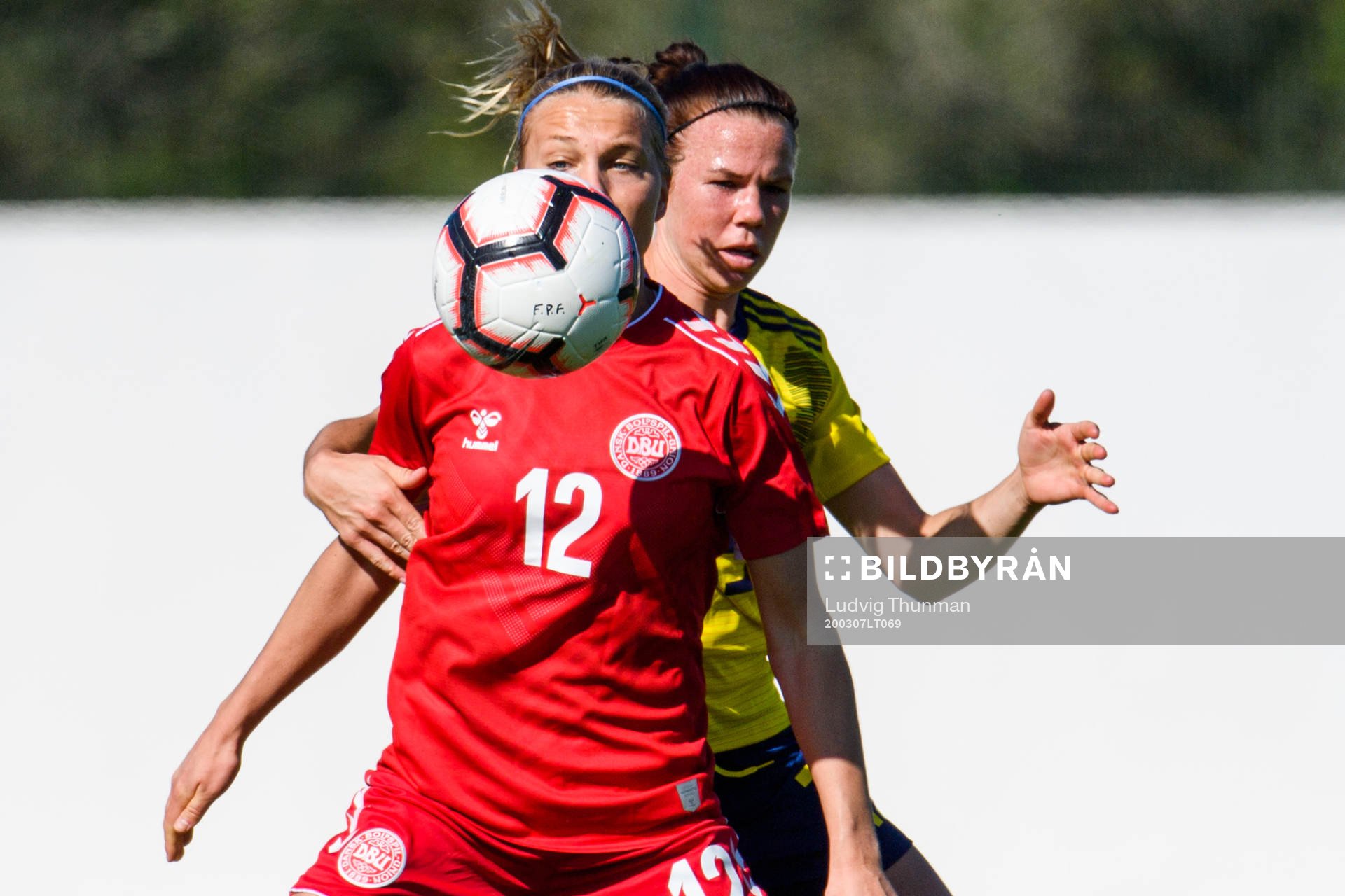 Jessica Samuelsson of Sweden and Stine Larsen of Denmark