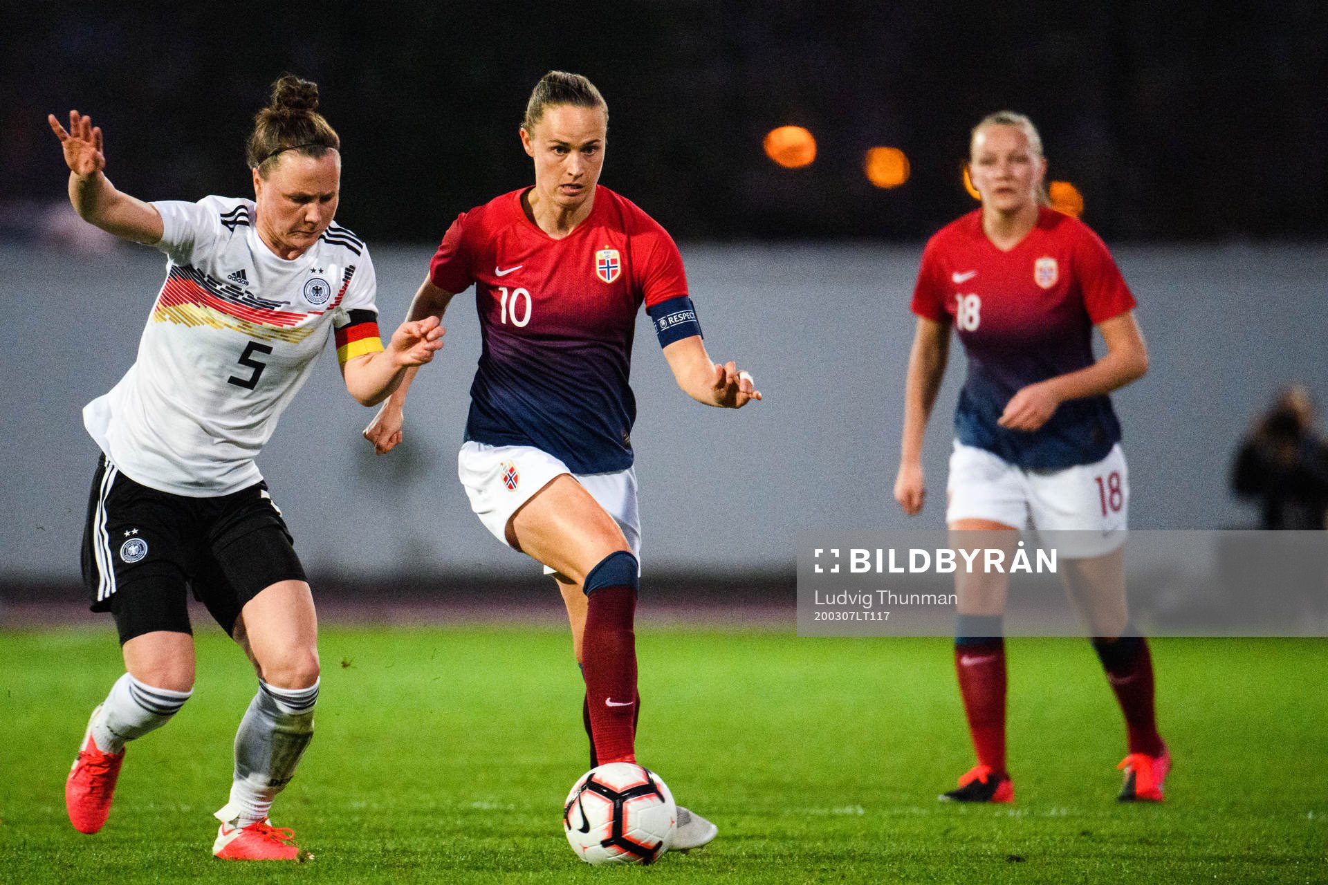 Marina Hegering of Germany against Caroline Graham Hansen and Frida Leonhardsen Maanum of Norway during the Algarve Cup match between Germany and Norway on March 7, 2020 in Lagos.