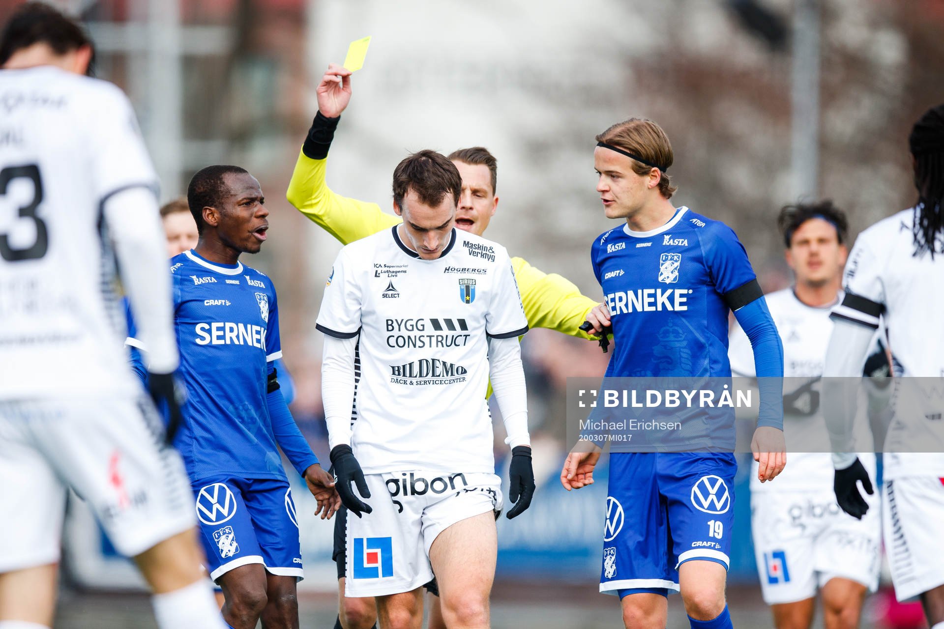 Sirius Adam Hellborg får en varning