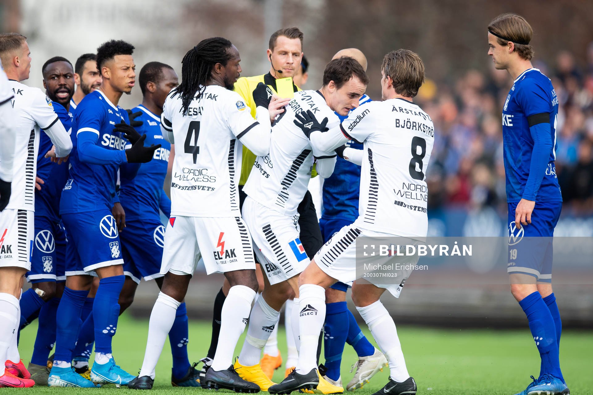 Grinigt mellan lagen