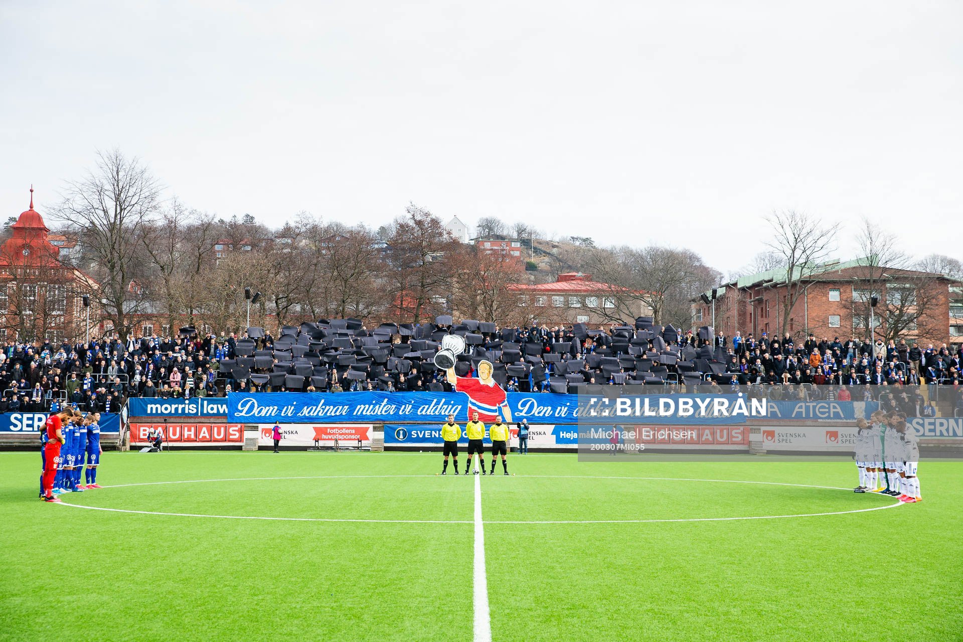 Tifo och till minne av bortgångne Stefan Lindqvist