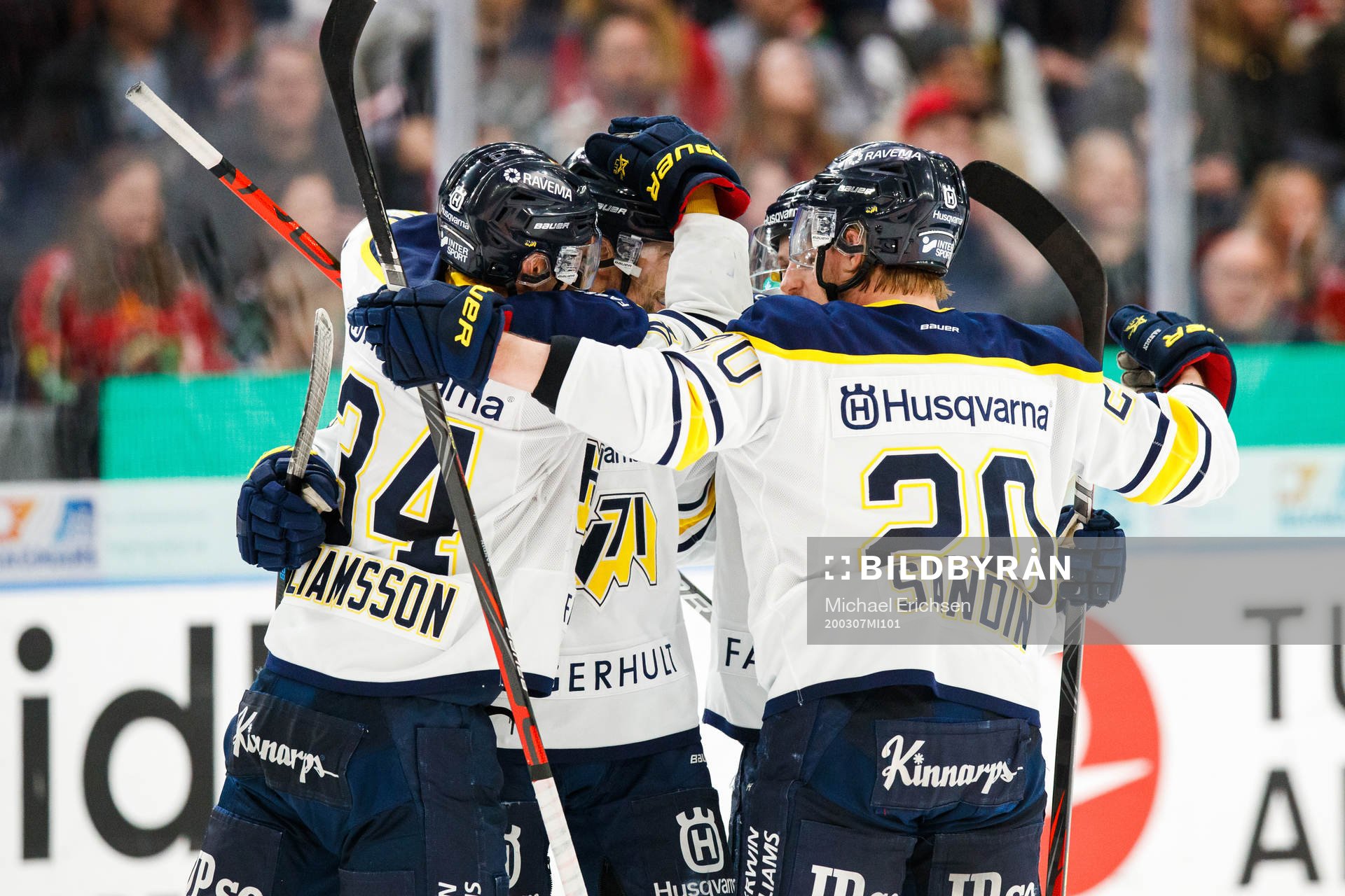 s Christoffer Persson jublar