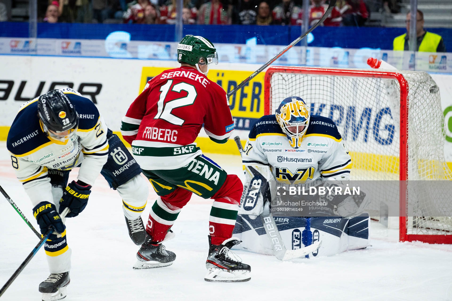 s Jesper Williamsson och Johannes Kinnvall och skjuter 2-1