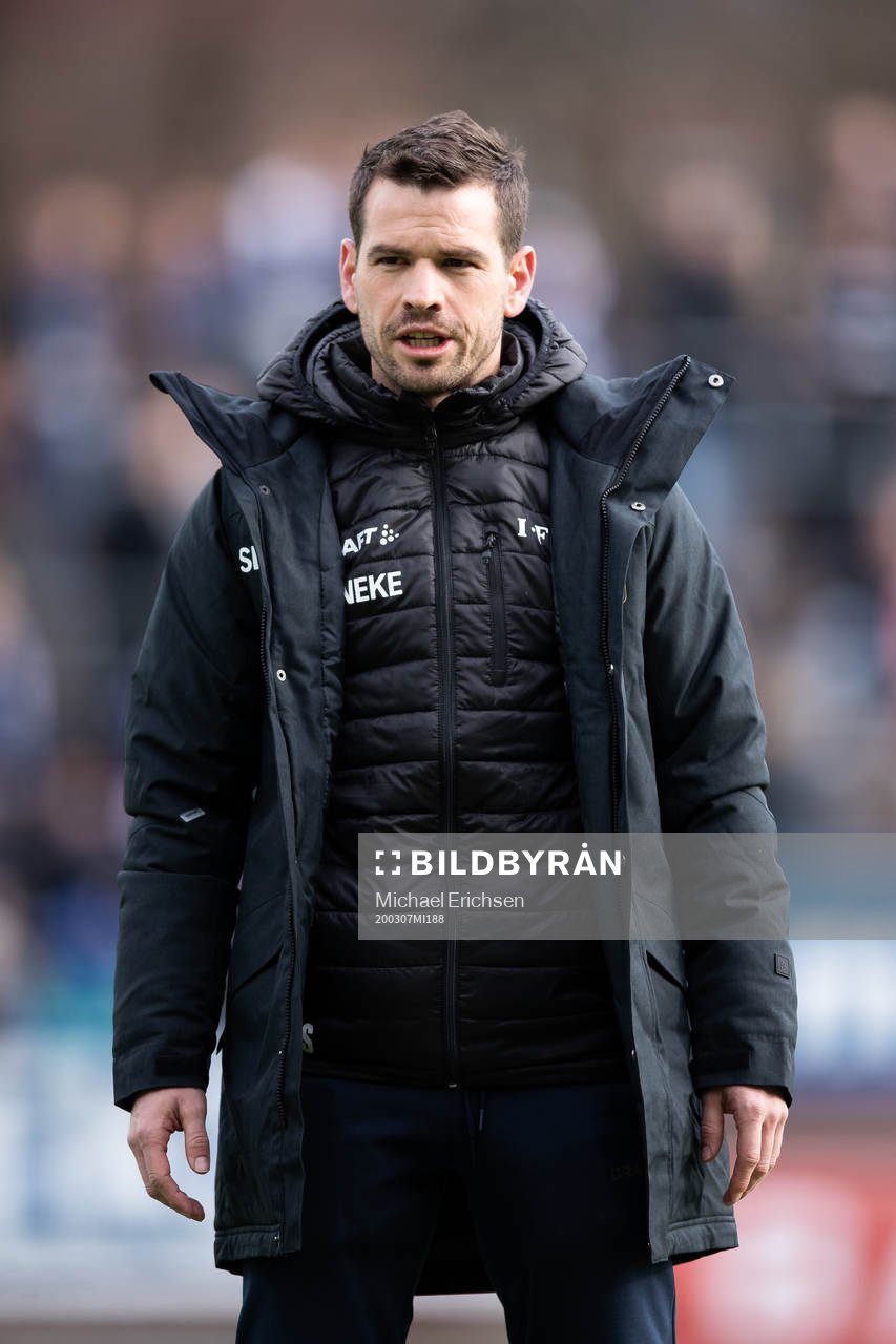 IFK Göteborgs assisterande tränare Ferran Sibila innan