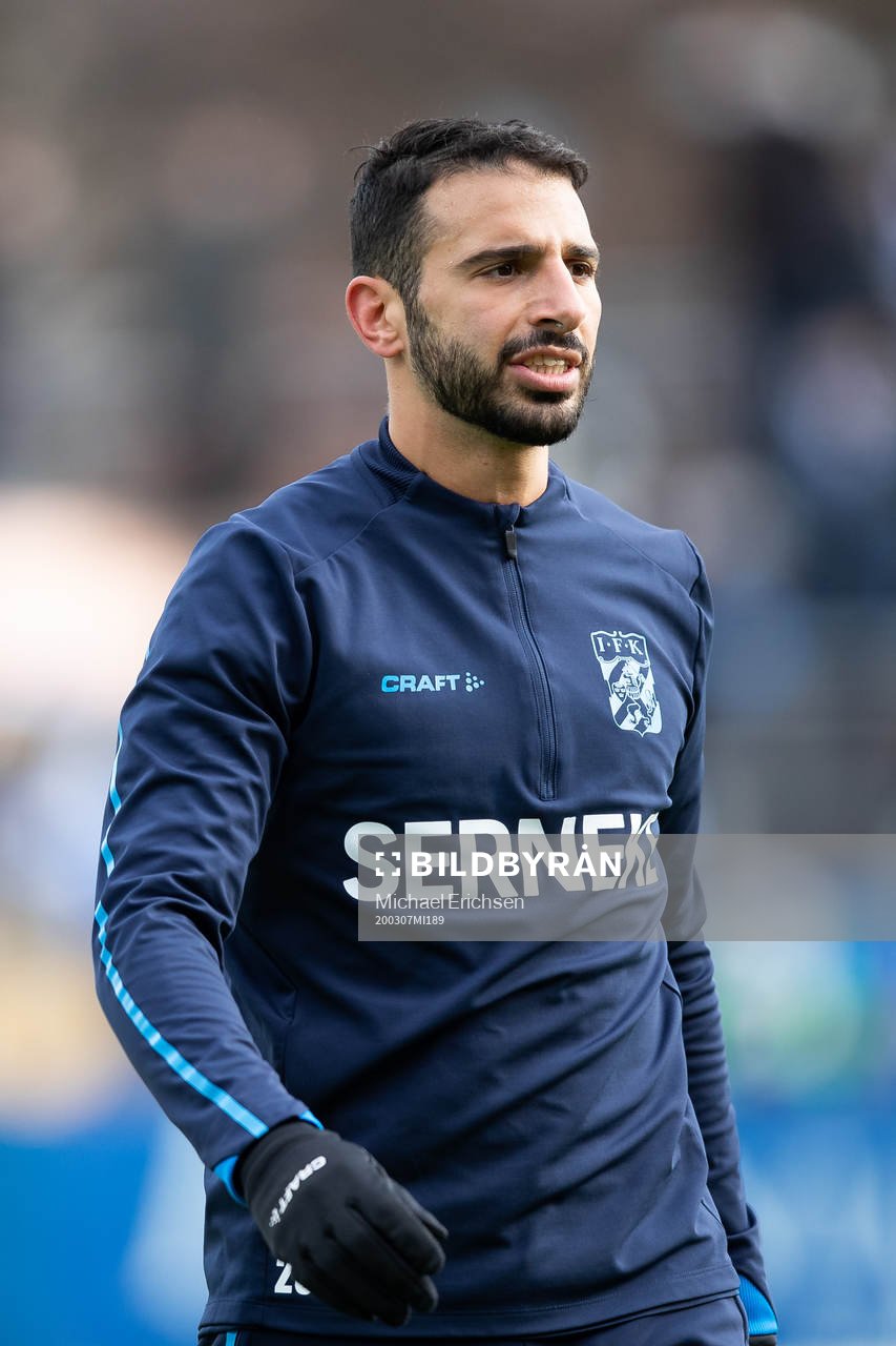 IFK Göteborgs André Calisir innan fotbollsmatchen i