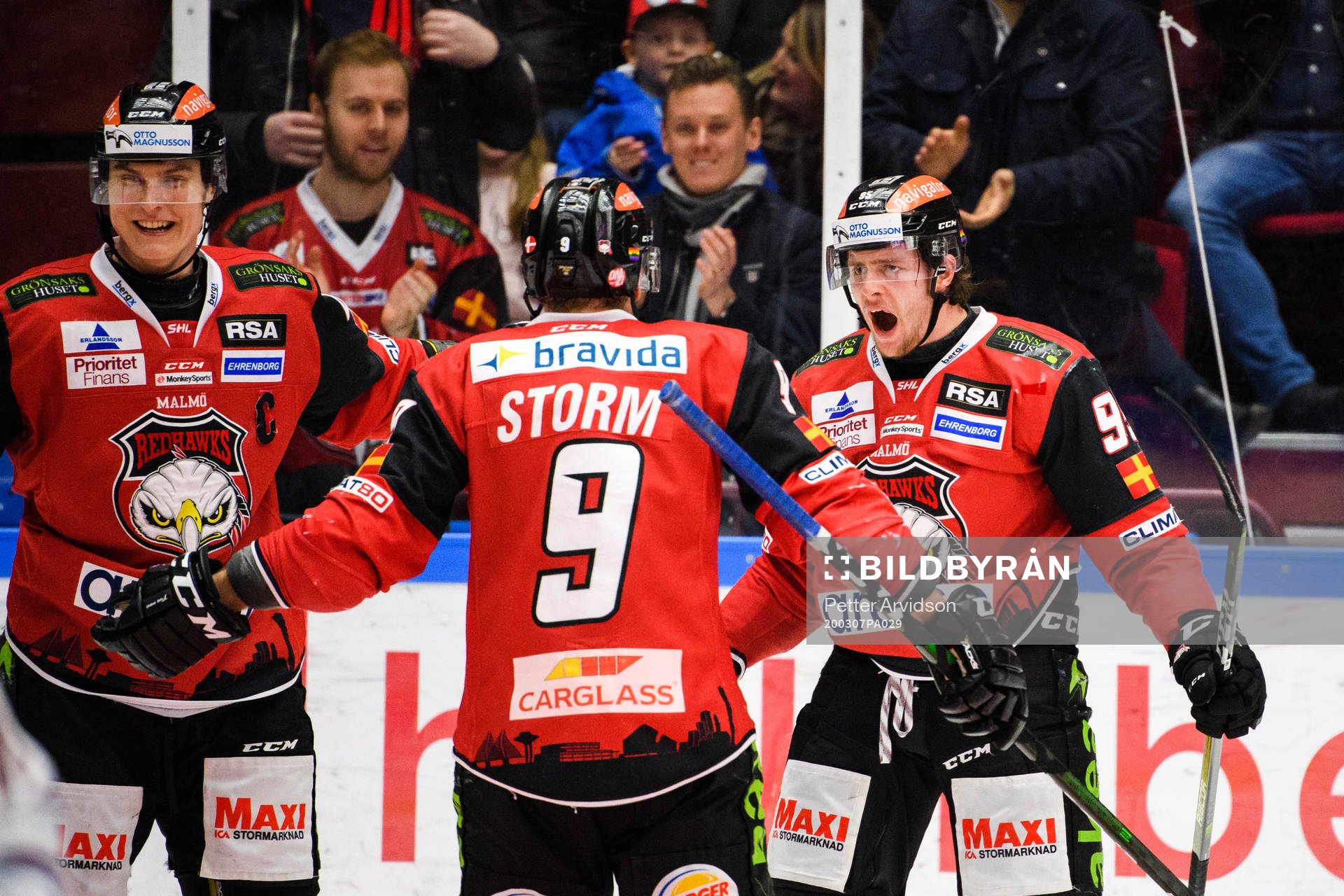 Malmö Redhawks Carl Persson jublar