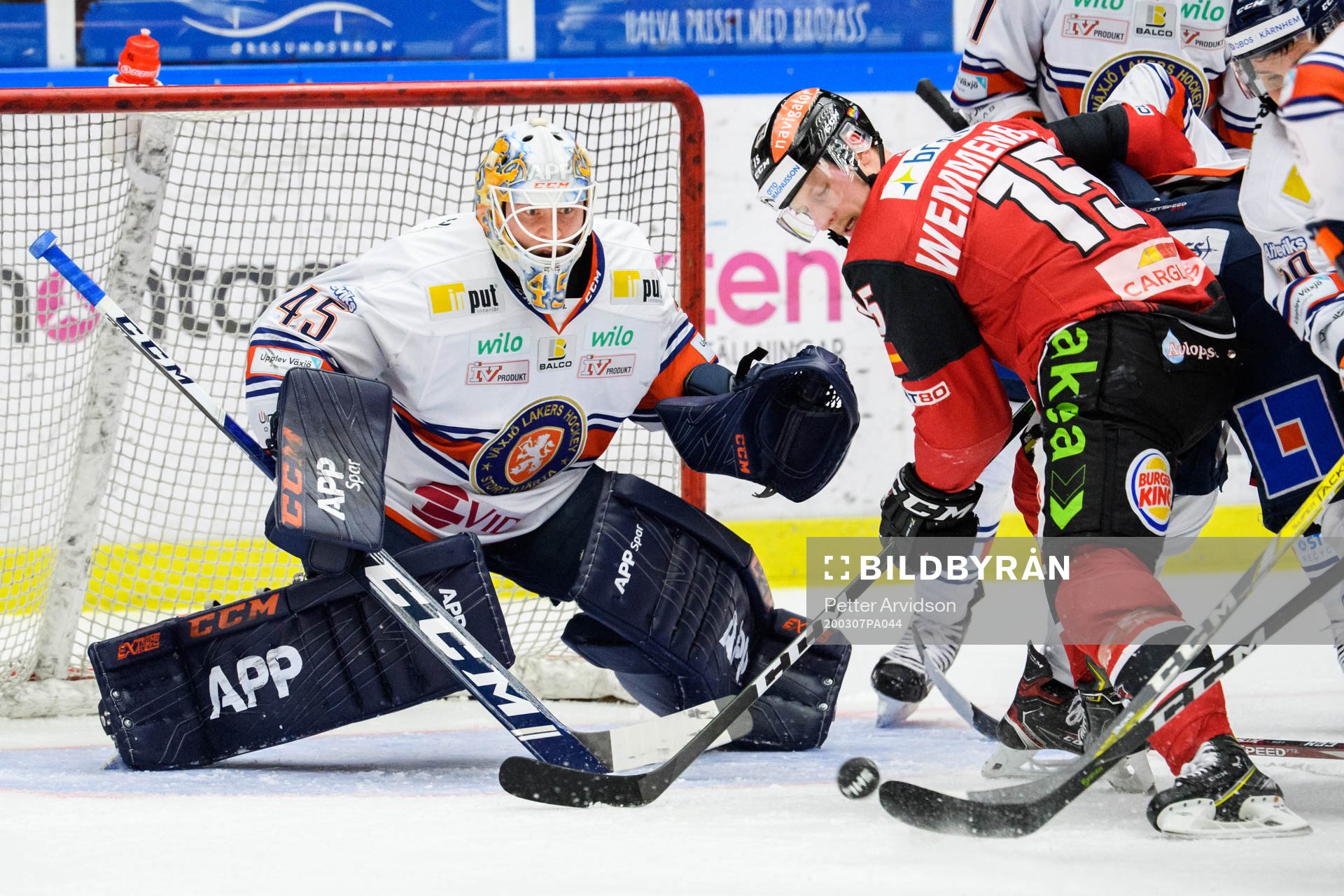 Växjös målvakt Viktor Andrén och Malmö Redhawks Axel