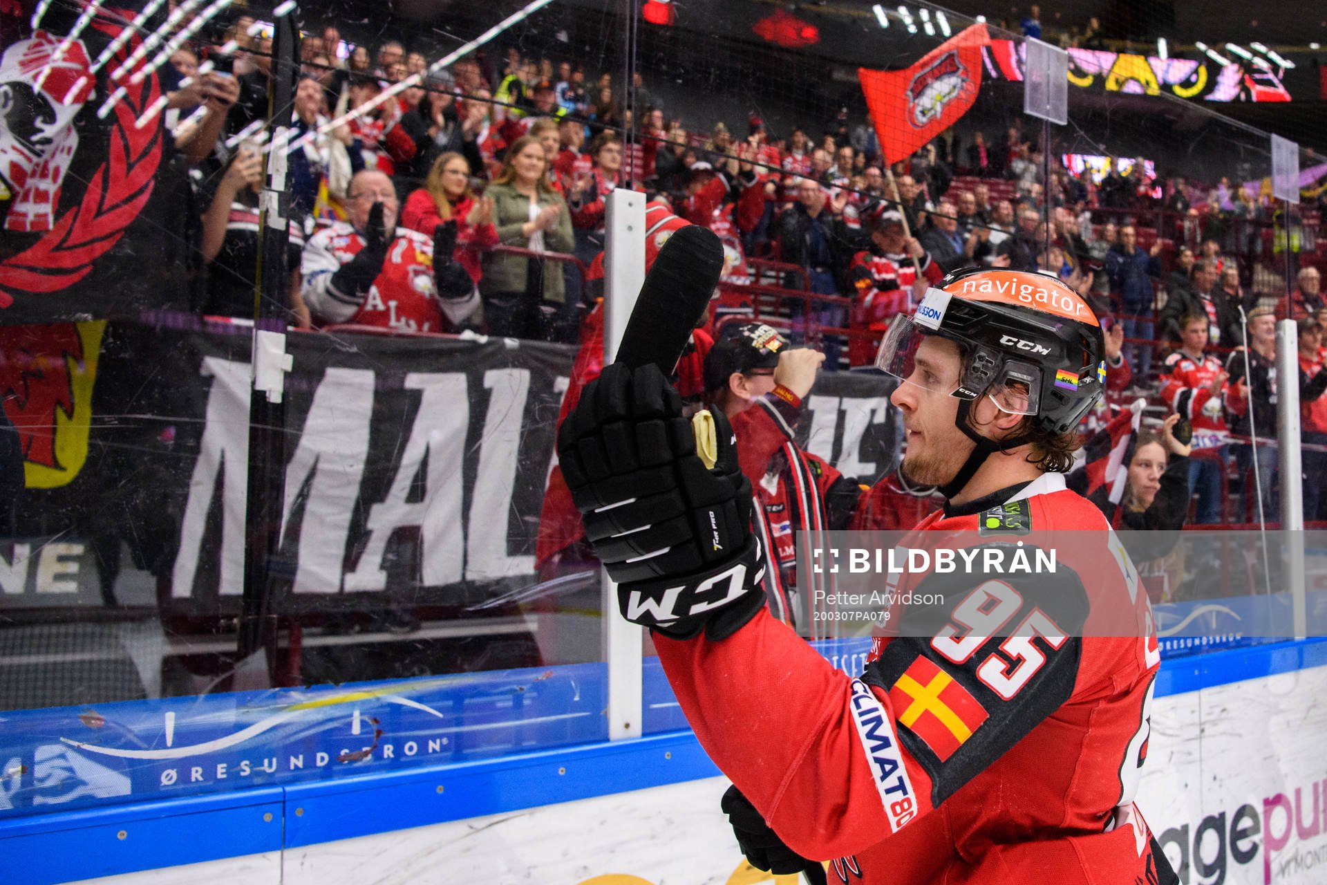 Malmö Redhawks Carl Persson jublar