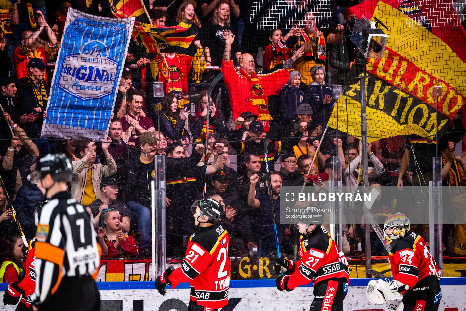 Luleås spelare tackar supportrarna