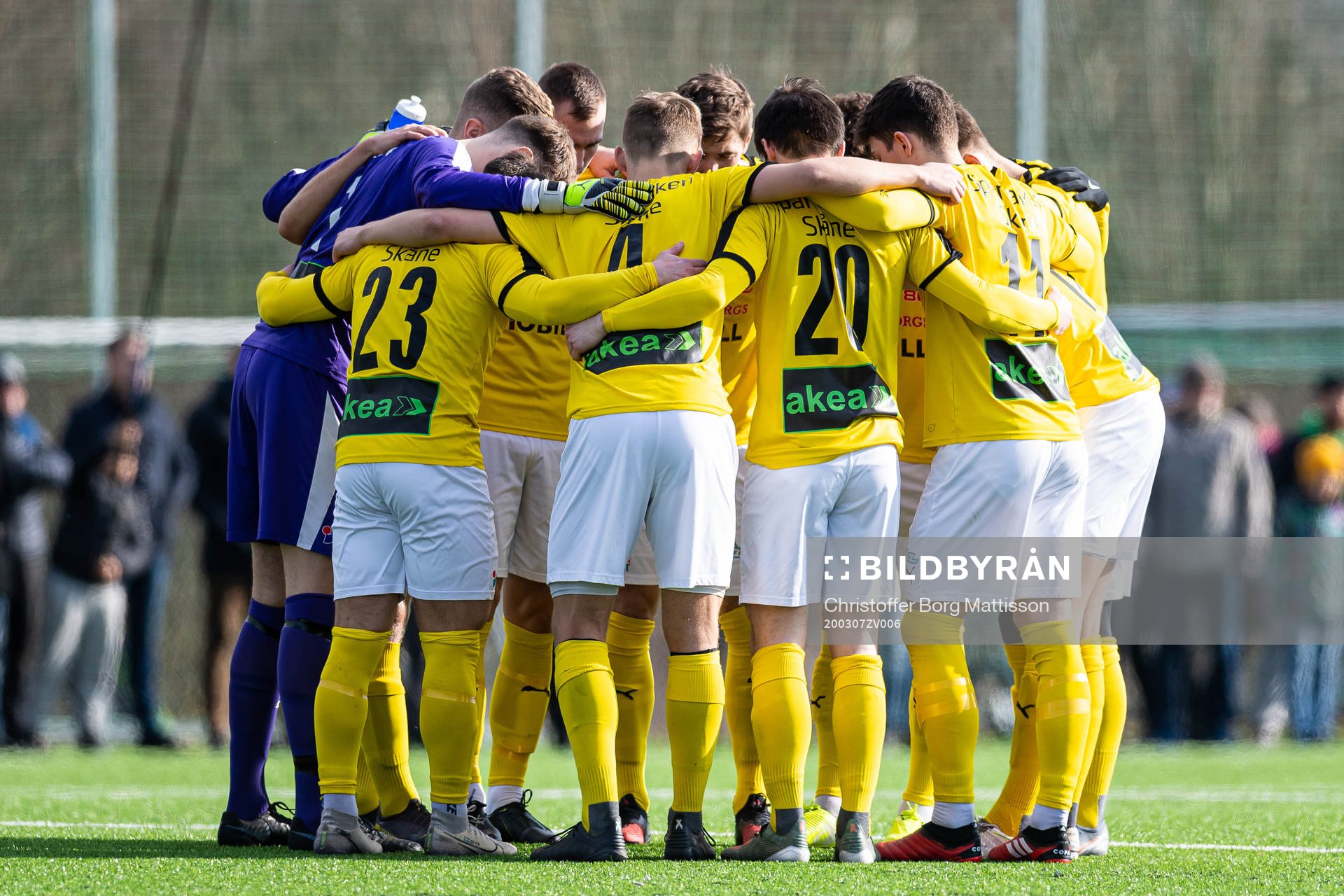 Lunds spelare samlas under en träningsmatch i fotboll mellan Helsingborg och Lunds BK den 7 mars 2020 i Helsingborg.