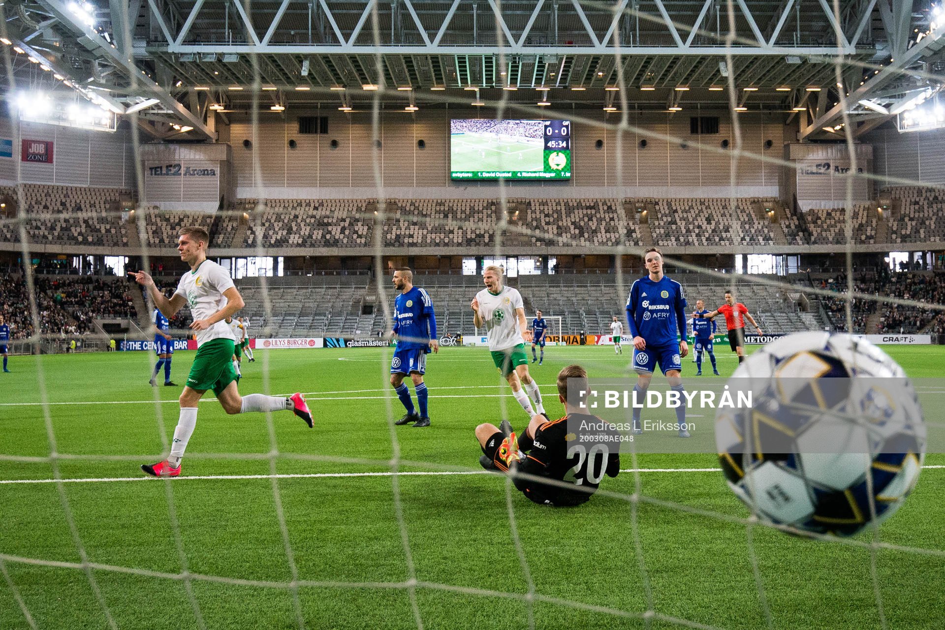 Hammarbys Aron Johannsson jublar