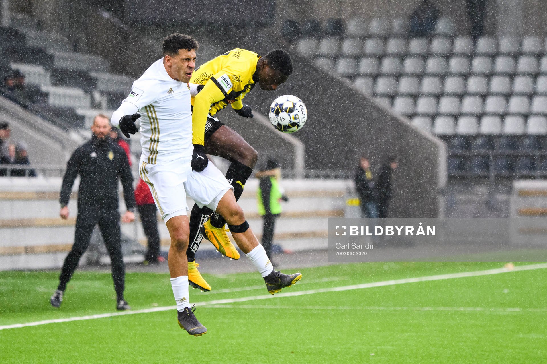 Östersunds Marco Weymans och Häckens Godswill Ekpolo