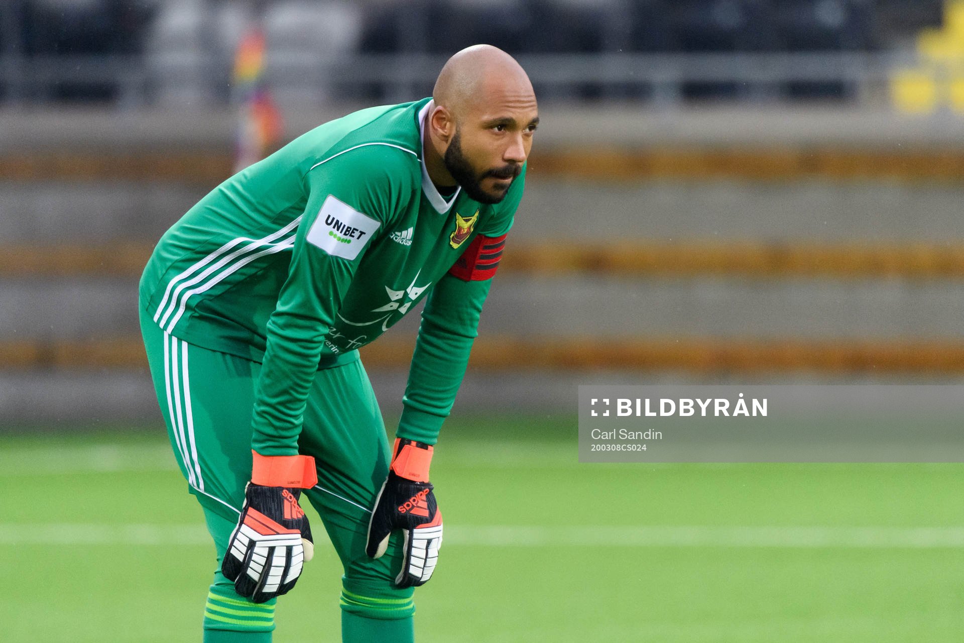 Östersunds målvakt Aly Keita deppar