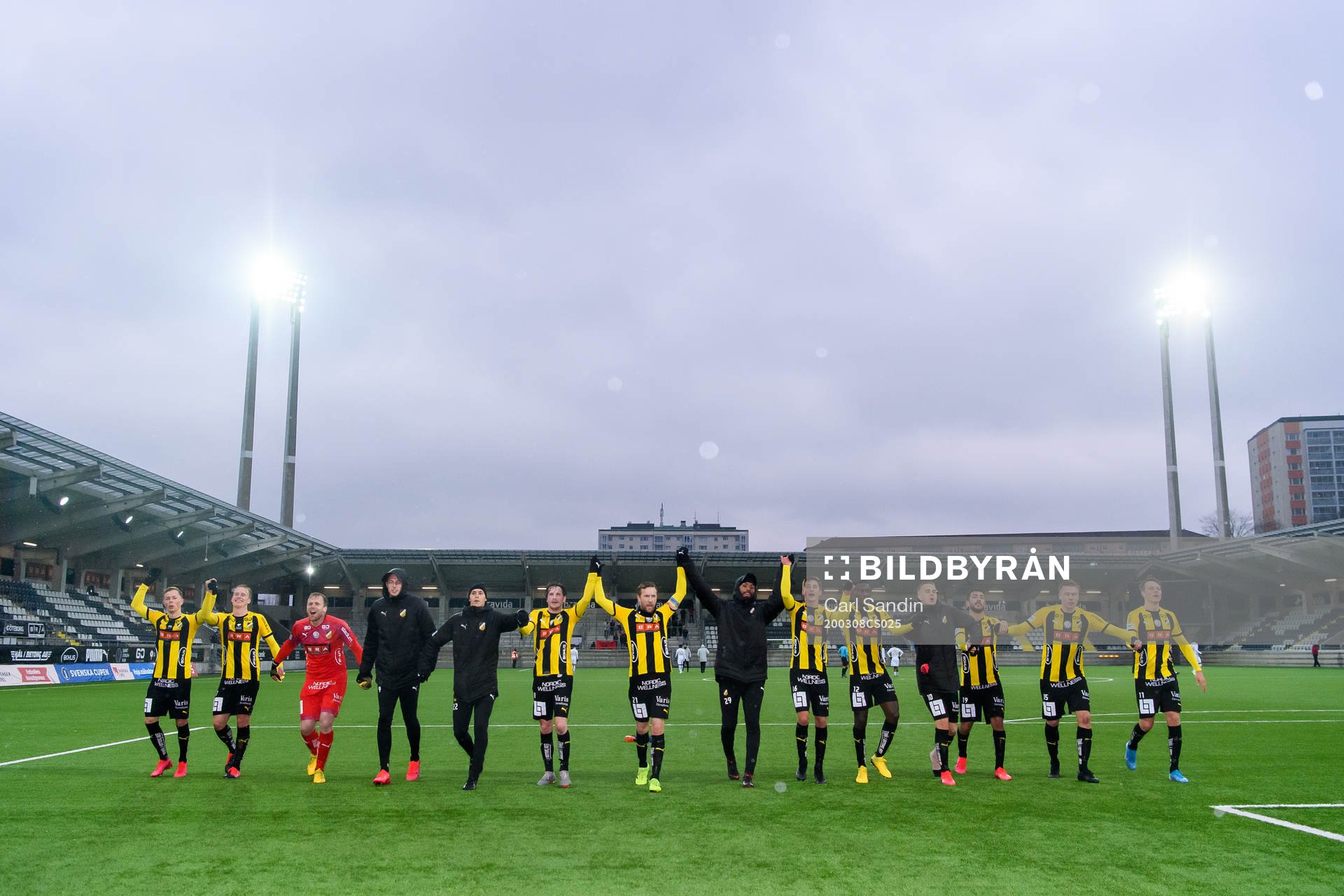 Häckens spelare tackar publiken