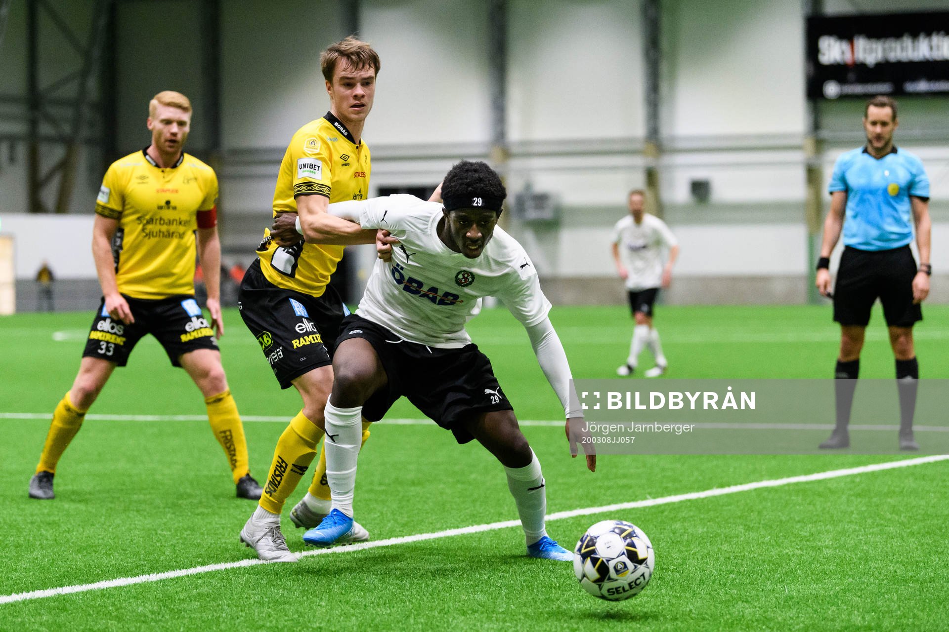 Elfsborgs Leo Väisänen och Örebros Kevin Wright
