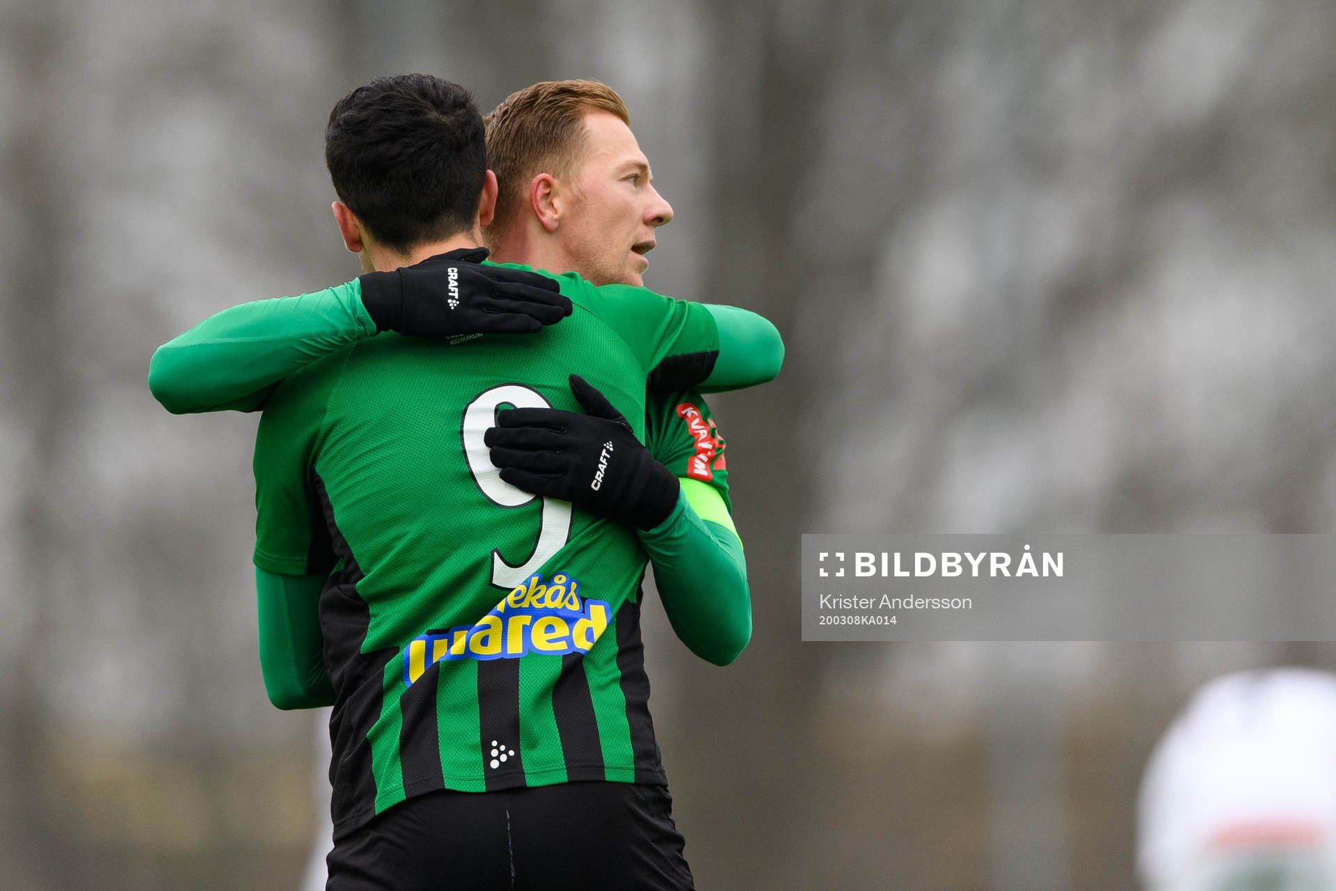 Varbergs Jesper Modig och Astrit Seljmani jublar