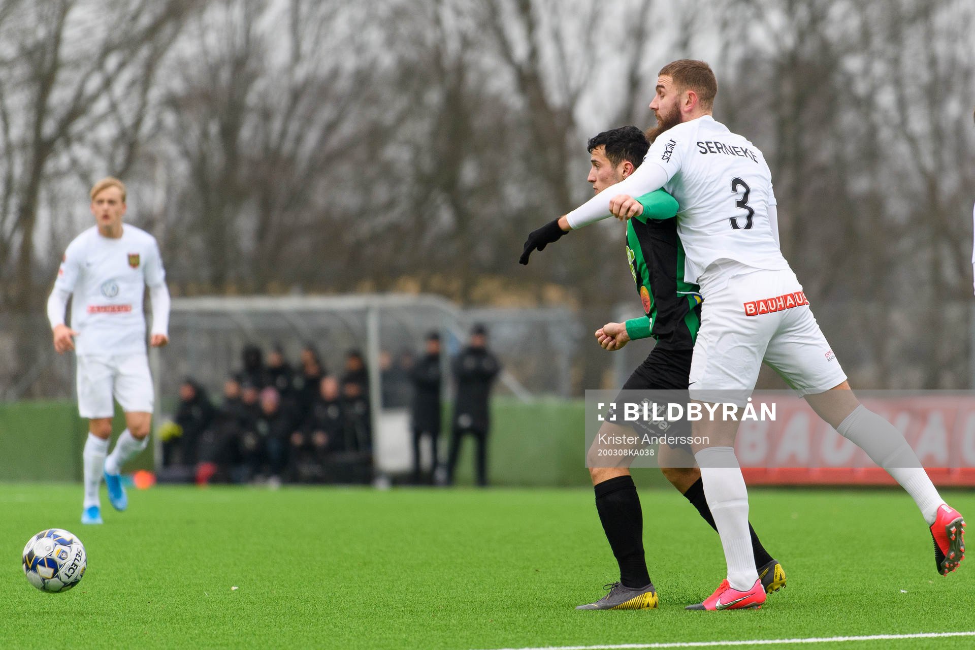 Varbergs Astrit Seljmani och Brommapojkarnas Ali Suljic