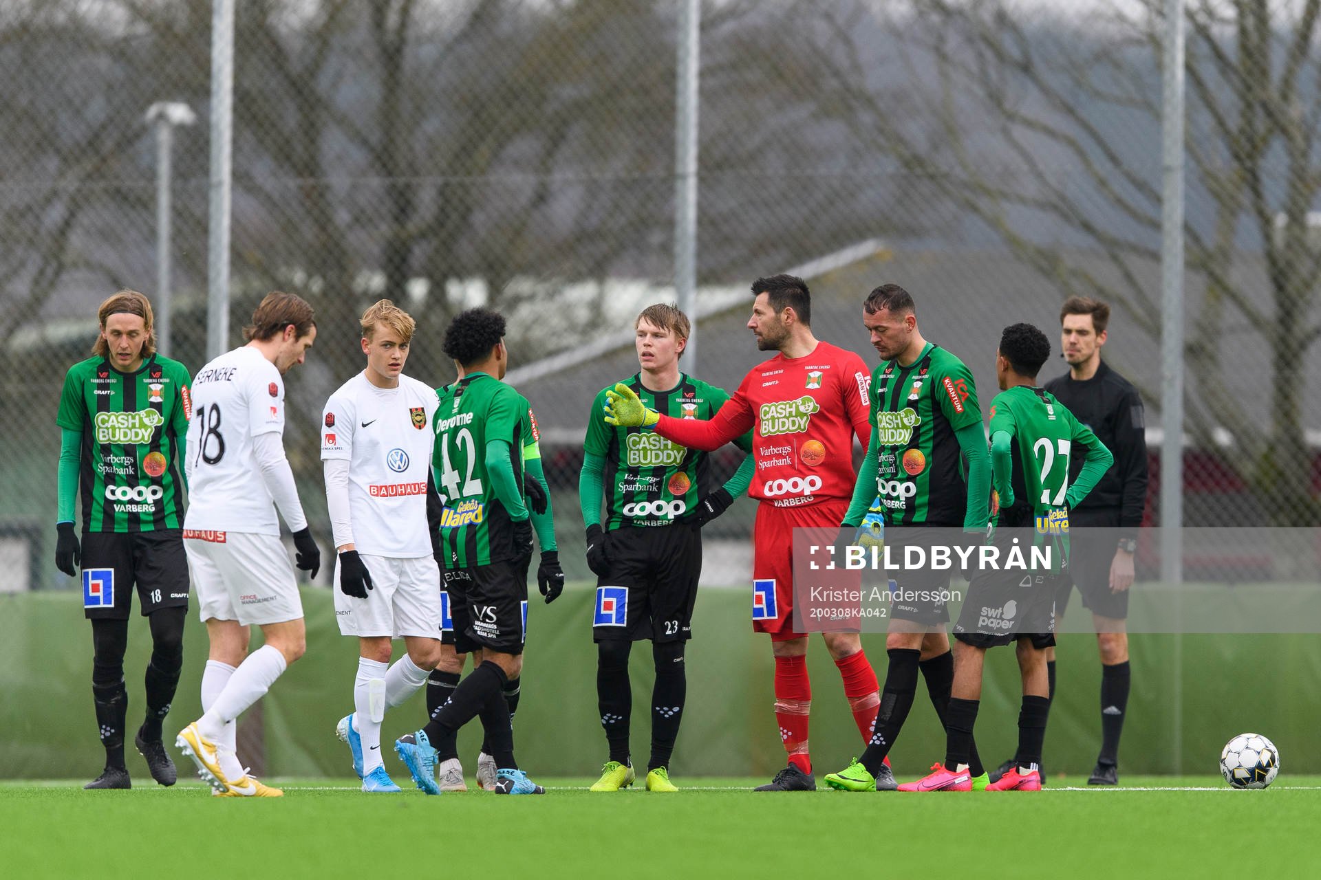 Varbergs spelare samlade under fotbollsmatchen i Svenska Cupen mellan Varberg och Brommapojkarna den 8 mars 2020 i Varberg.